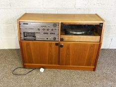 A vintage Schneider 1981/2 hifi and cabinet (Type 31)