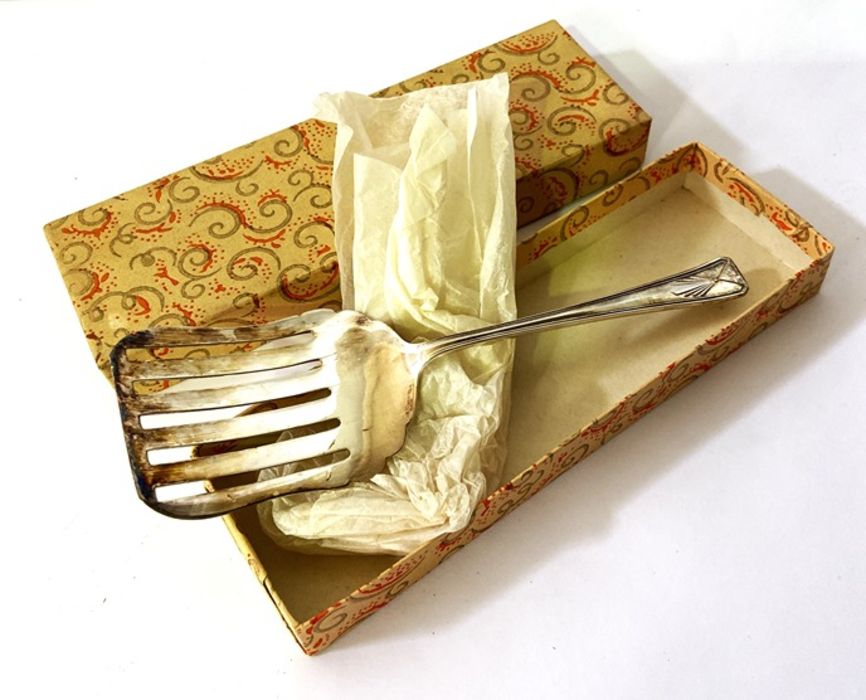 An assortment of cased silver plated flatware, including a set of cased servers, also a Royal - Image 3 of 10