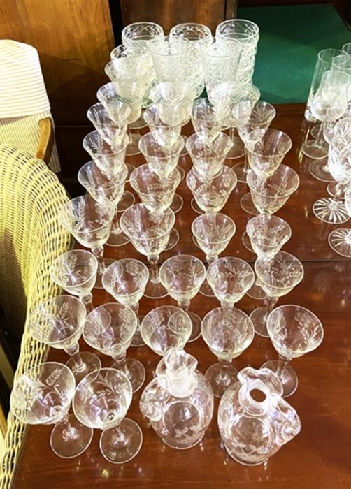 A collection of pretty cut glass wine glasses, including a pair of tapered goblets, cut with tree - Bild 8 aus 8