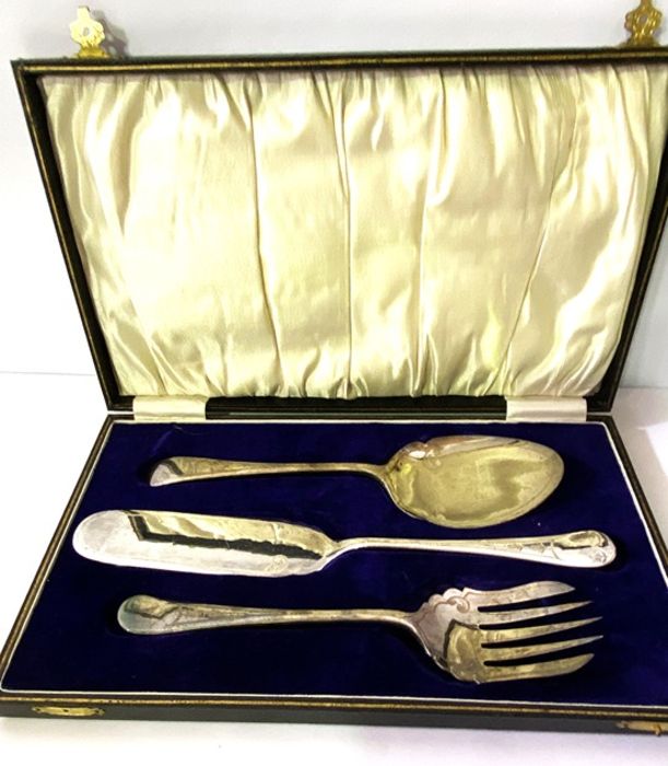 An assortment of cased silver plated flatware, including a set of cased servers, also a Royal - Image 9 of 10