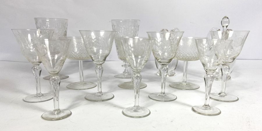 A collection of pretty cut glass wine glasses, including a pair of tapered goblets, cut with tree - Bild 3 aus 8