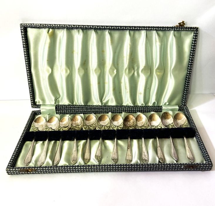 An assortment of cased silver plated flatware, including a set of cased servers, also a Royal - Image 2 of 10