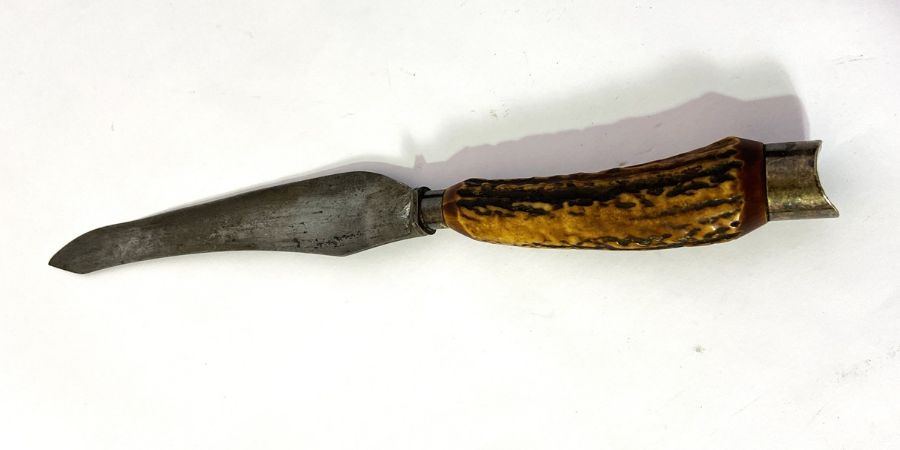 A Victorian cased Henry Elliot & Sons antler handled carving set, circa 1900, with carving knife, - Image 3 of 6