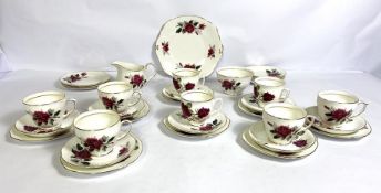 A large quantity of assorted tea sets, various makers, decorated with flowers and flora (a lot)