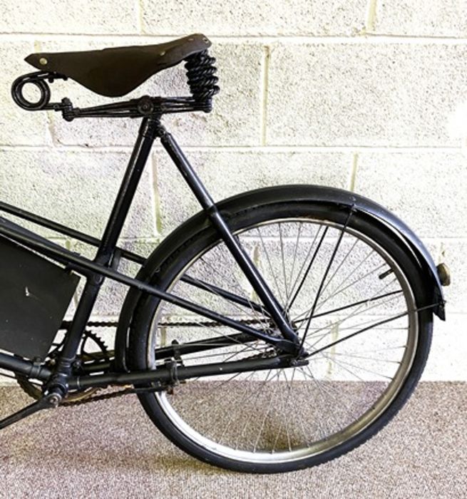 A painted Pashley style vintage Butcher’s bicycle, with wicker basket and support frame, the leather - Image 4 of 6