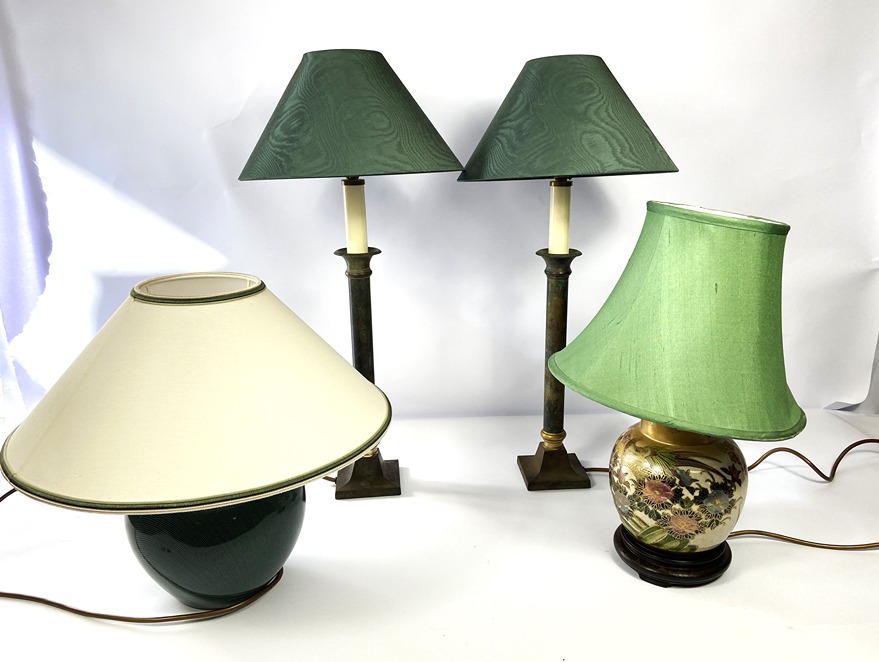 A pair of modern columnar table lamps, with shades, together with two other table lamps (4) - Image 2 of 6