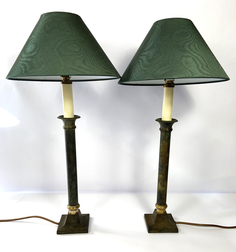 A pair of modern columnar table lamps, with shades, together with two other table lamps (4) - Image 3 of 6