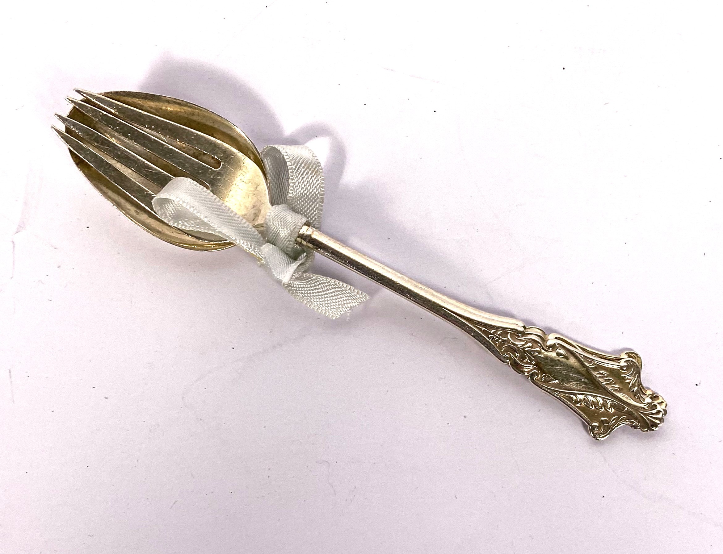 Assorted silver plated flatware and related, including five fiddle pattern forks, small flatware and - Image 11 of 13