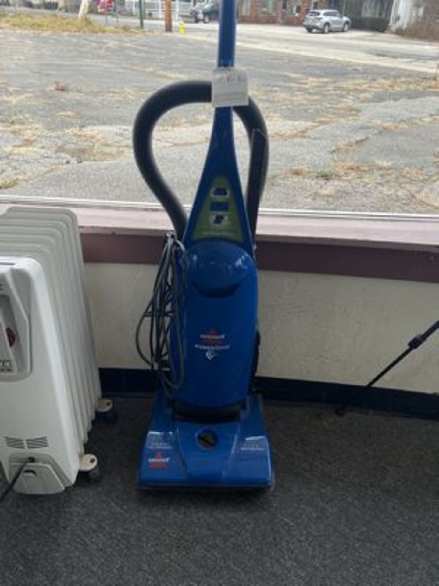 BISSELL UPRIGHT VAC.