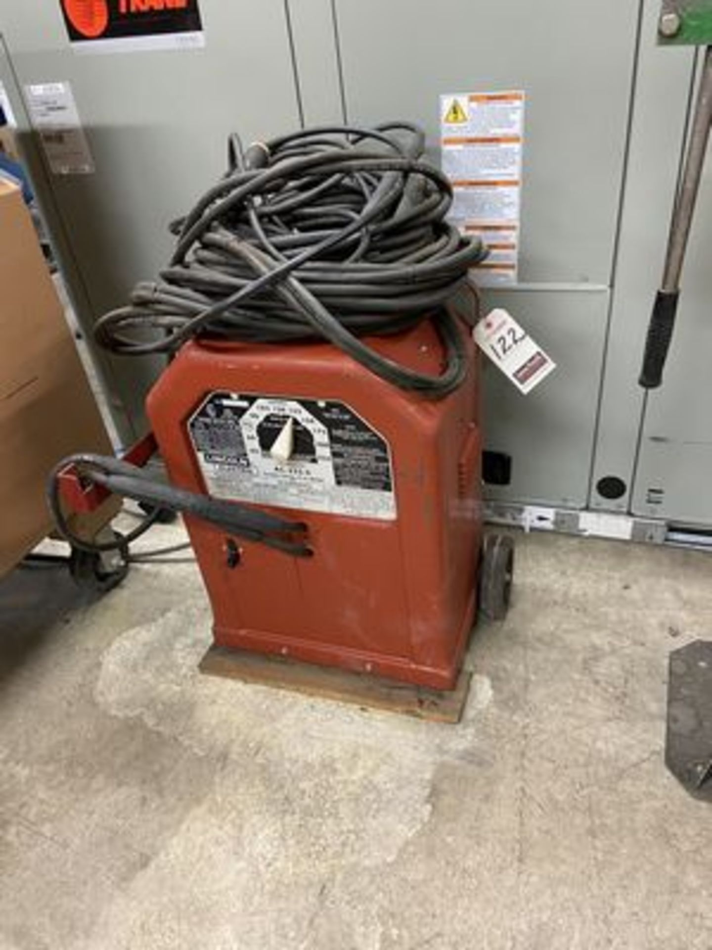 LINCOLN AC ARC WELDER, 225 AMPS, 1 PH., M/N AC-225-S