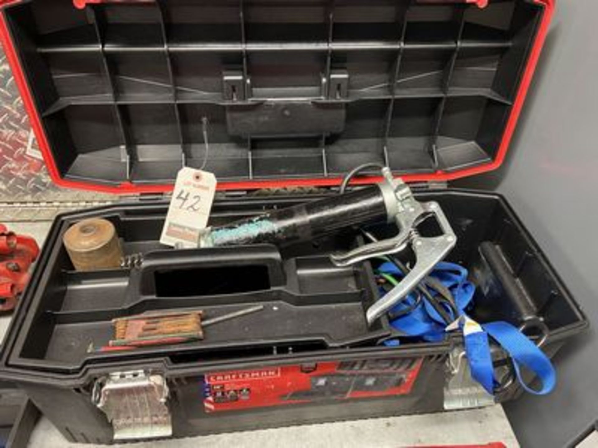 CRAFTSMAN 28" POLY TOOLBOX