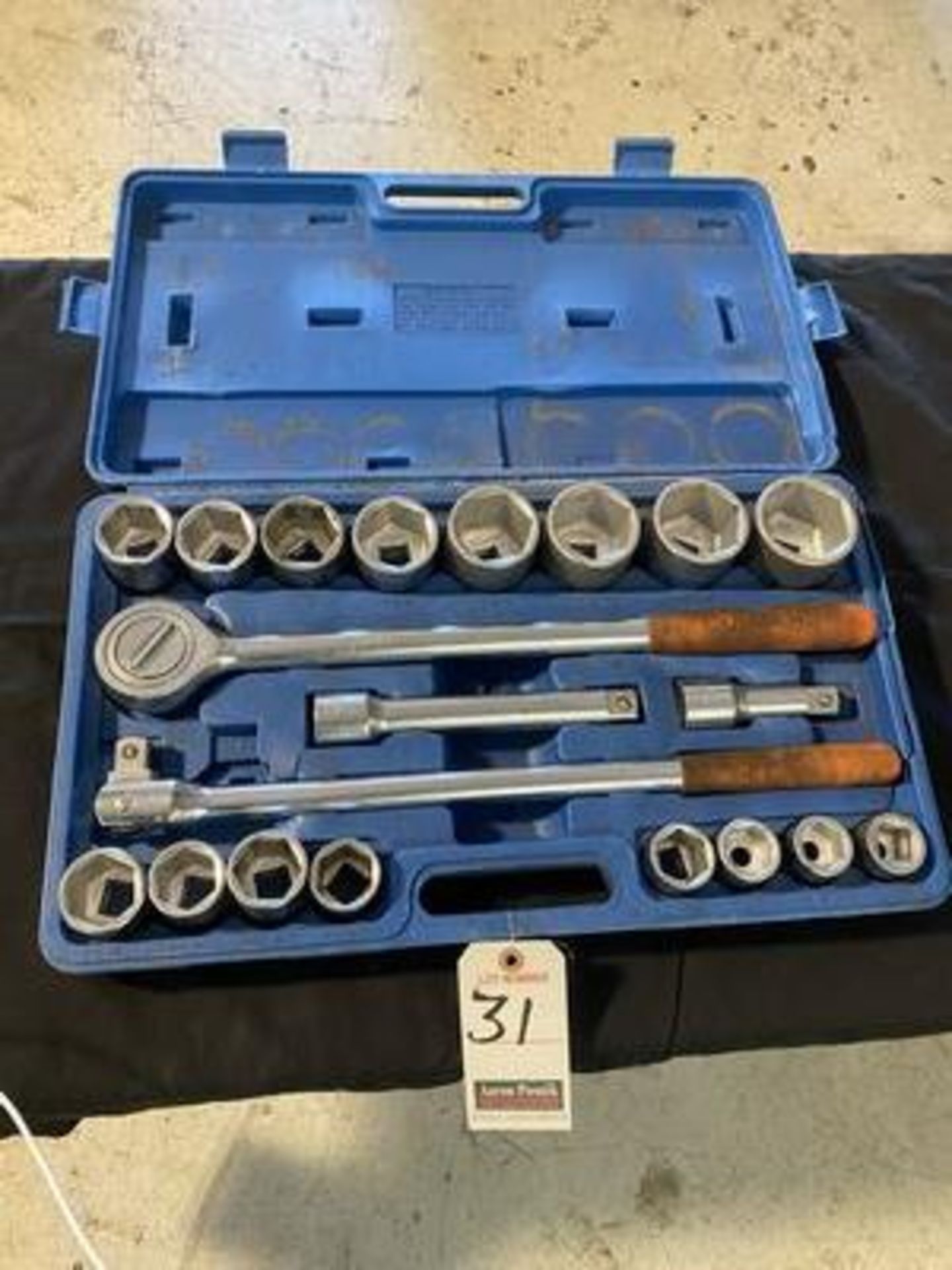 CUMMINS 3/4 DRIVE SOCKET SET W/ RATCHET & BREAKER BAR, 1 1/6"-2" W/ CASE