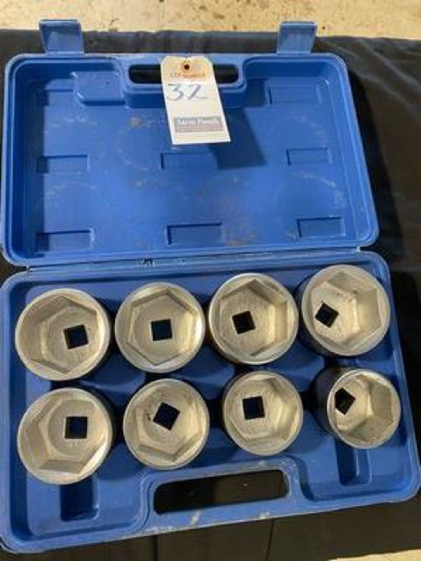 CUMMINS 3/4 DRIVE SOCKET SET, 2 1/16"-2 1/2" W/ CASE