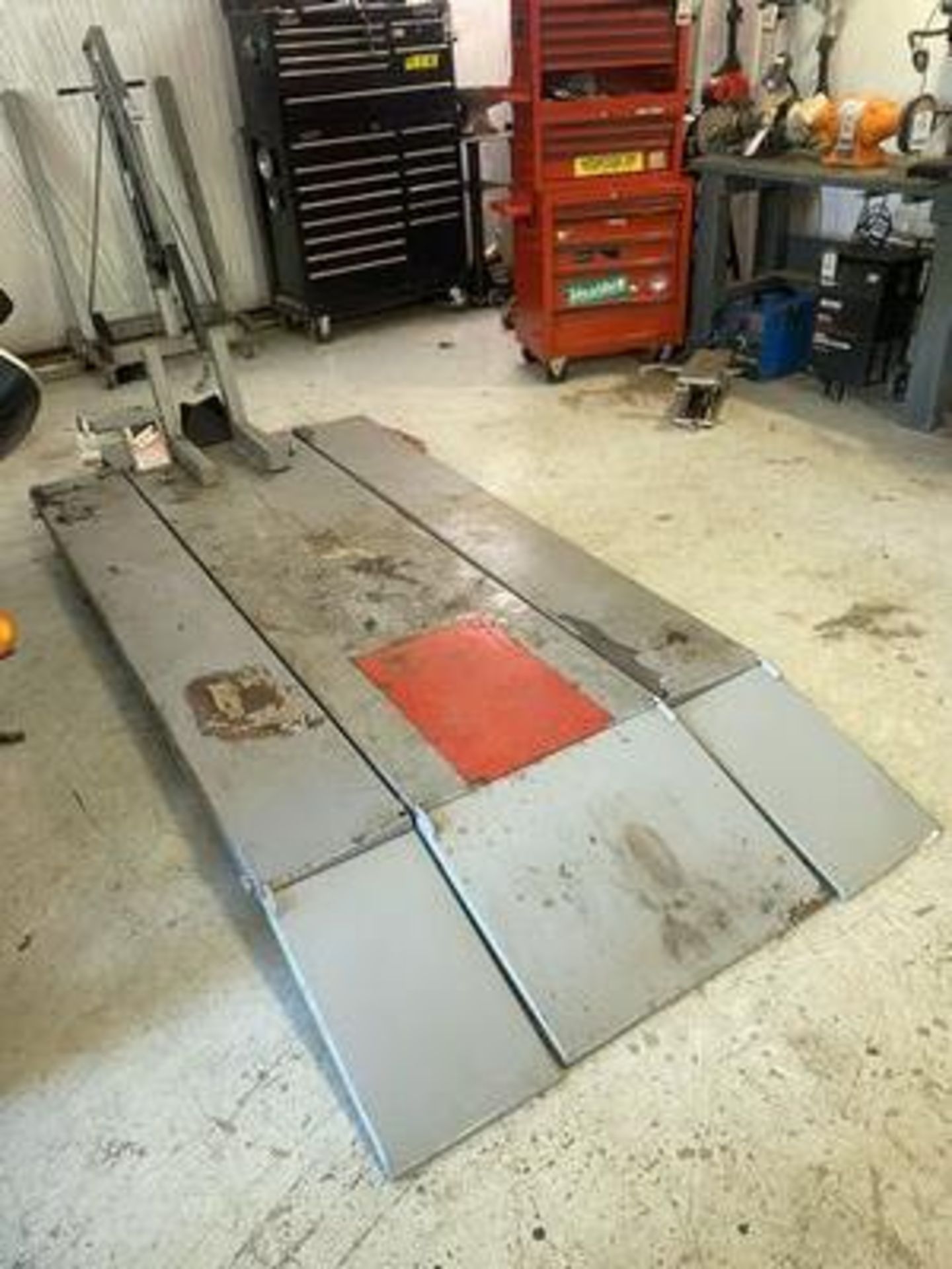 TECH 7'X4' HYD. MOTORCYCLE PORT. ATV LIFT, FOOT OPERATED