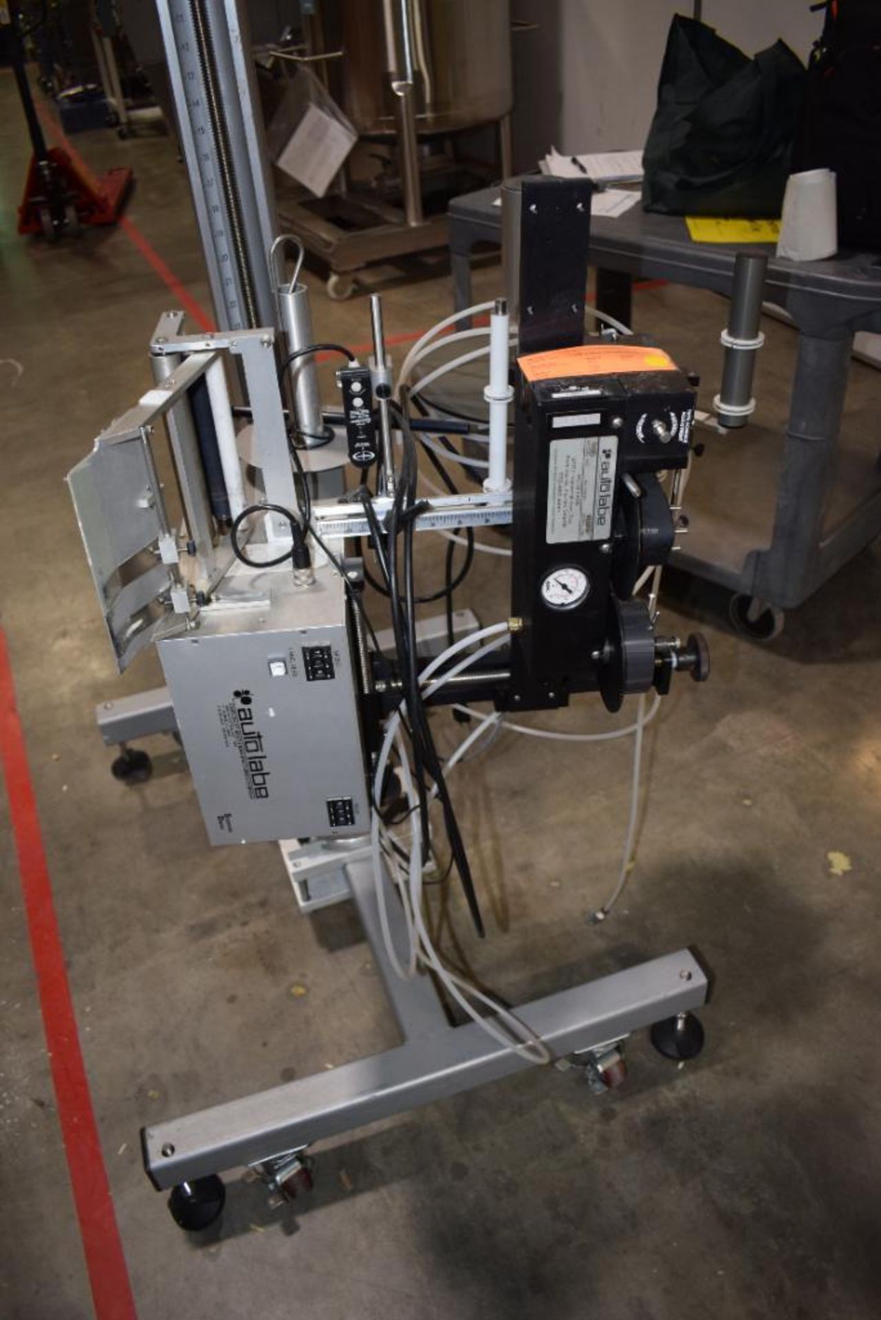 Auto Labe Model 110SRH Pressure Sensitive Wraparound Labeler. Pedastal Mounted Labeler aattaches to - Image 15 of 26