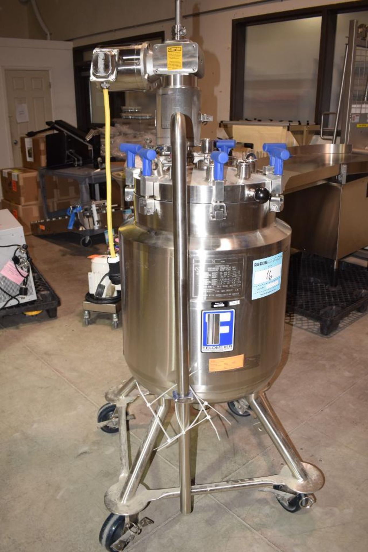 Feldmeier Pressure Tank, Approximate 80 Liter (21 Gallon), 316L Stainless Steel. Approximate 18" dia