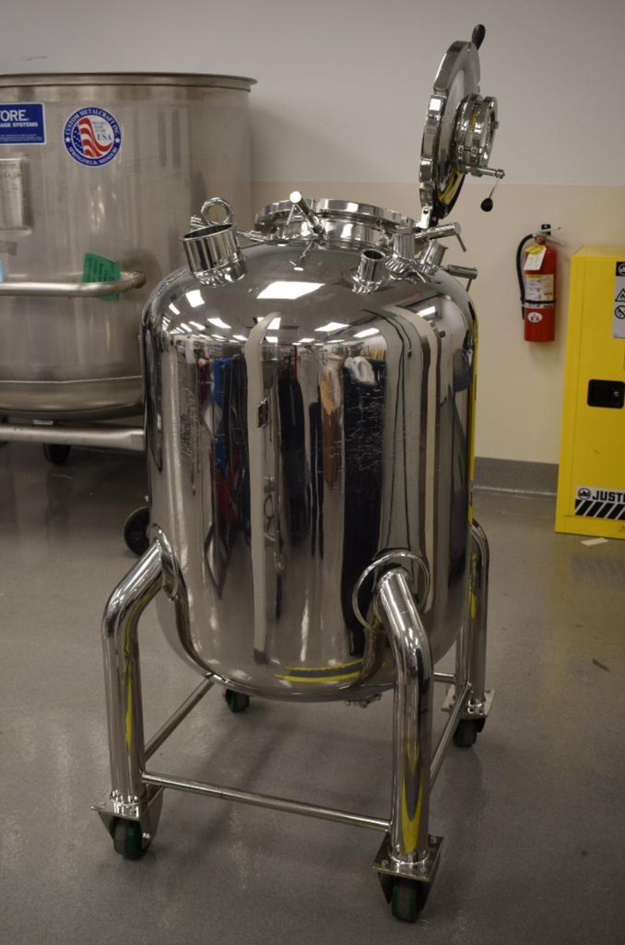 Olsa Pressure Tank, Approximate 250 Liter (66 Gallon), Stainless Steel. Approximate 28" diameter x 2 - Image 3 of 10