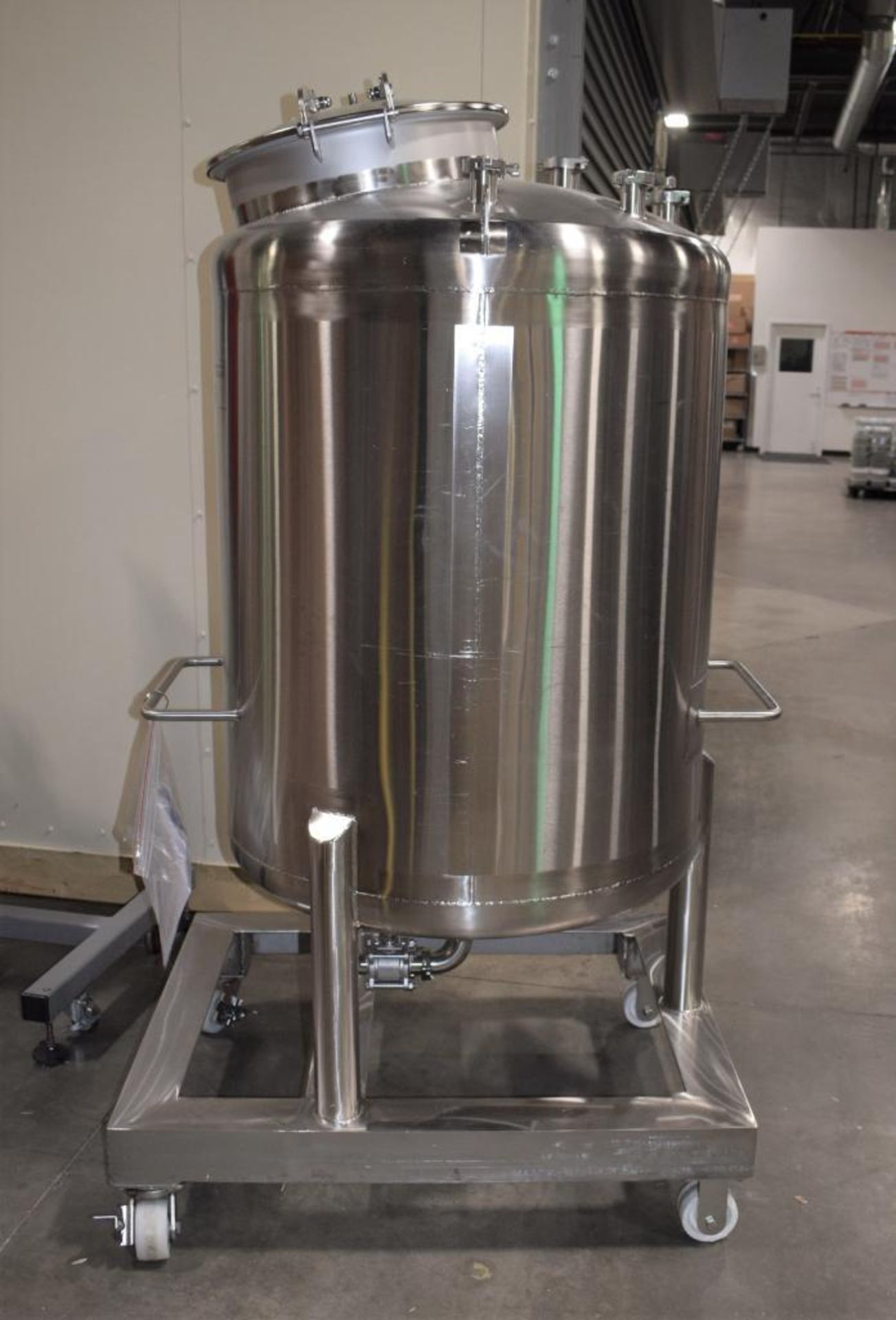 Custom Metalcraft Portable Tank, Approximate 150 Gallon, Model 4A07079200, Stainless Steel. Approxim - Image 2 of 7
