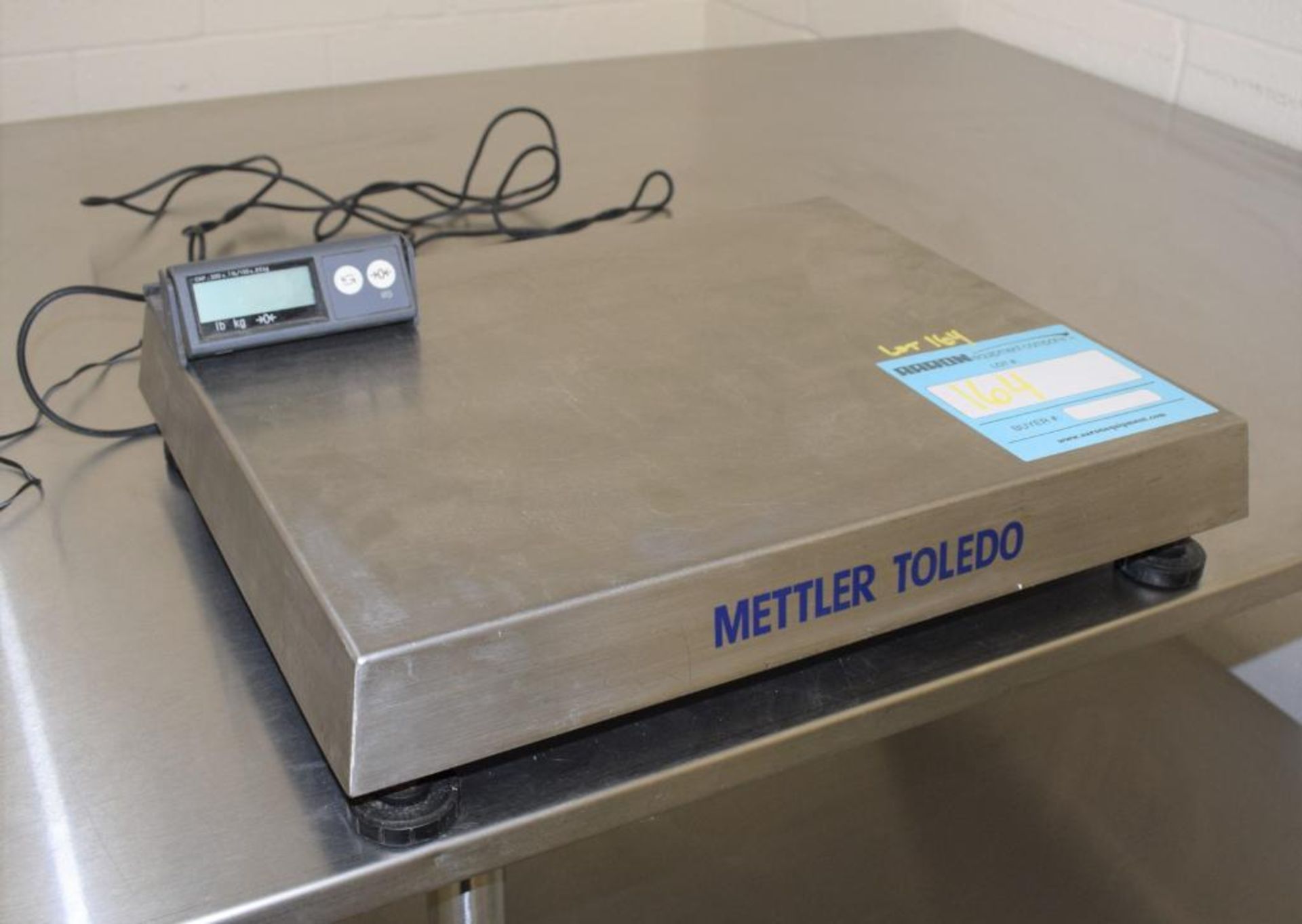 Mettler-Toledo Benchtop Platform Scale, Model PS90, Serial# 06002516LN. 300 Pound capacity with stai