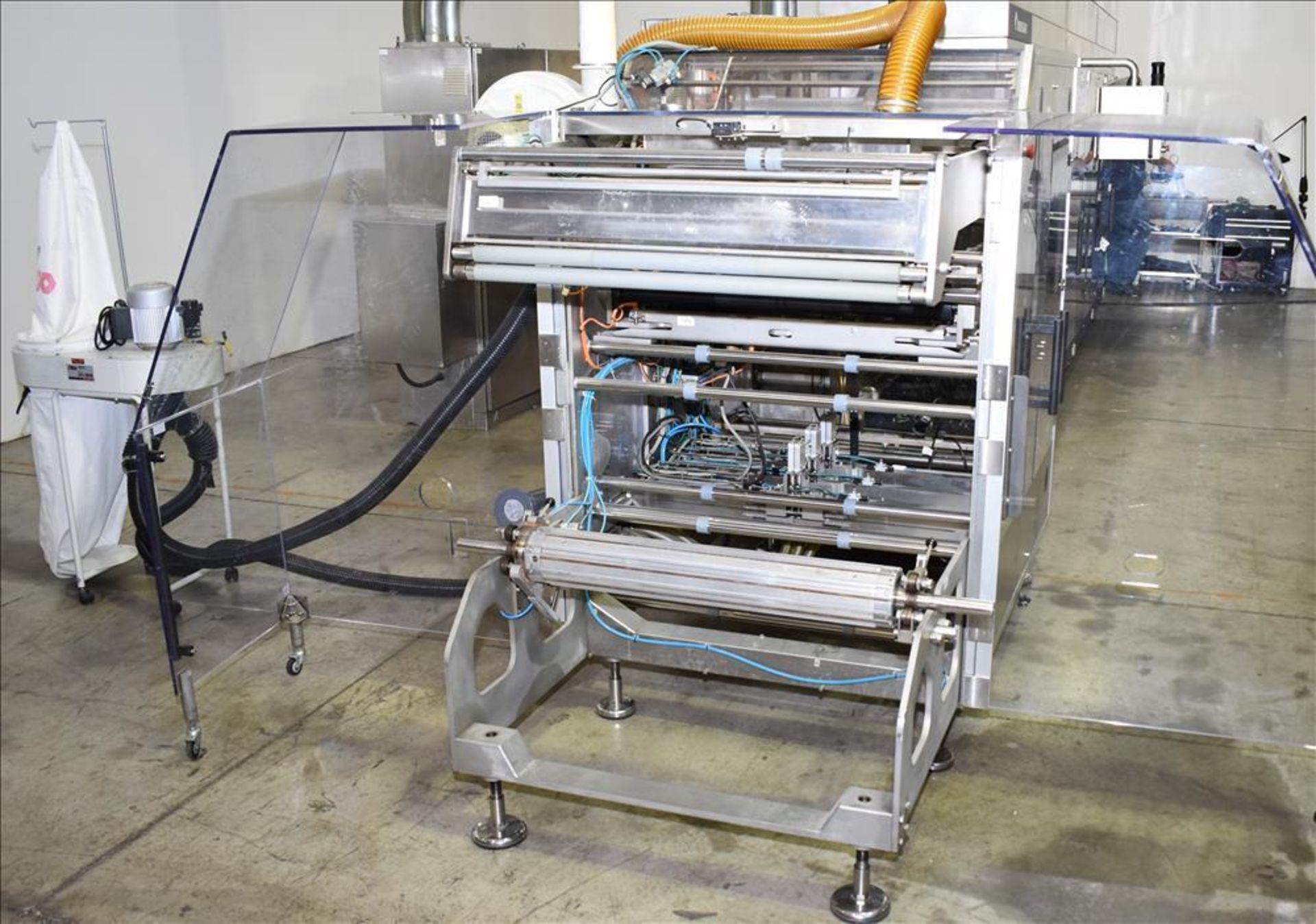 Used- Bossar Model BL3000 STU3 Horizontal Form FIllinoisl Seal Machine for Liquid Stand Up Pouches w - Image 18 of 109