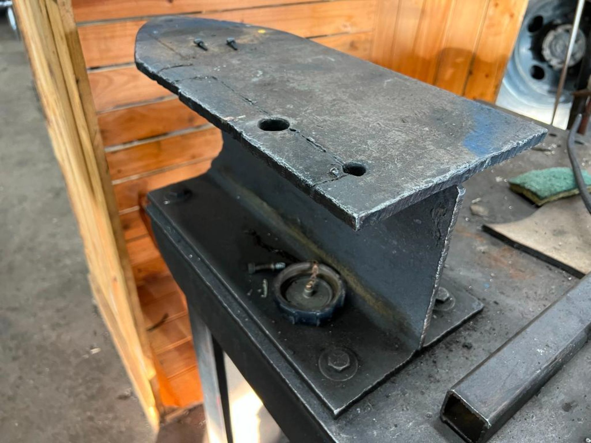 Metal workshop table with Vise - Image 7 of 7