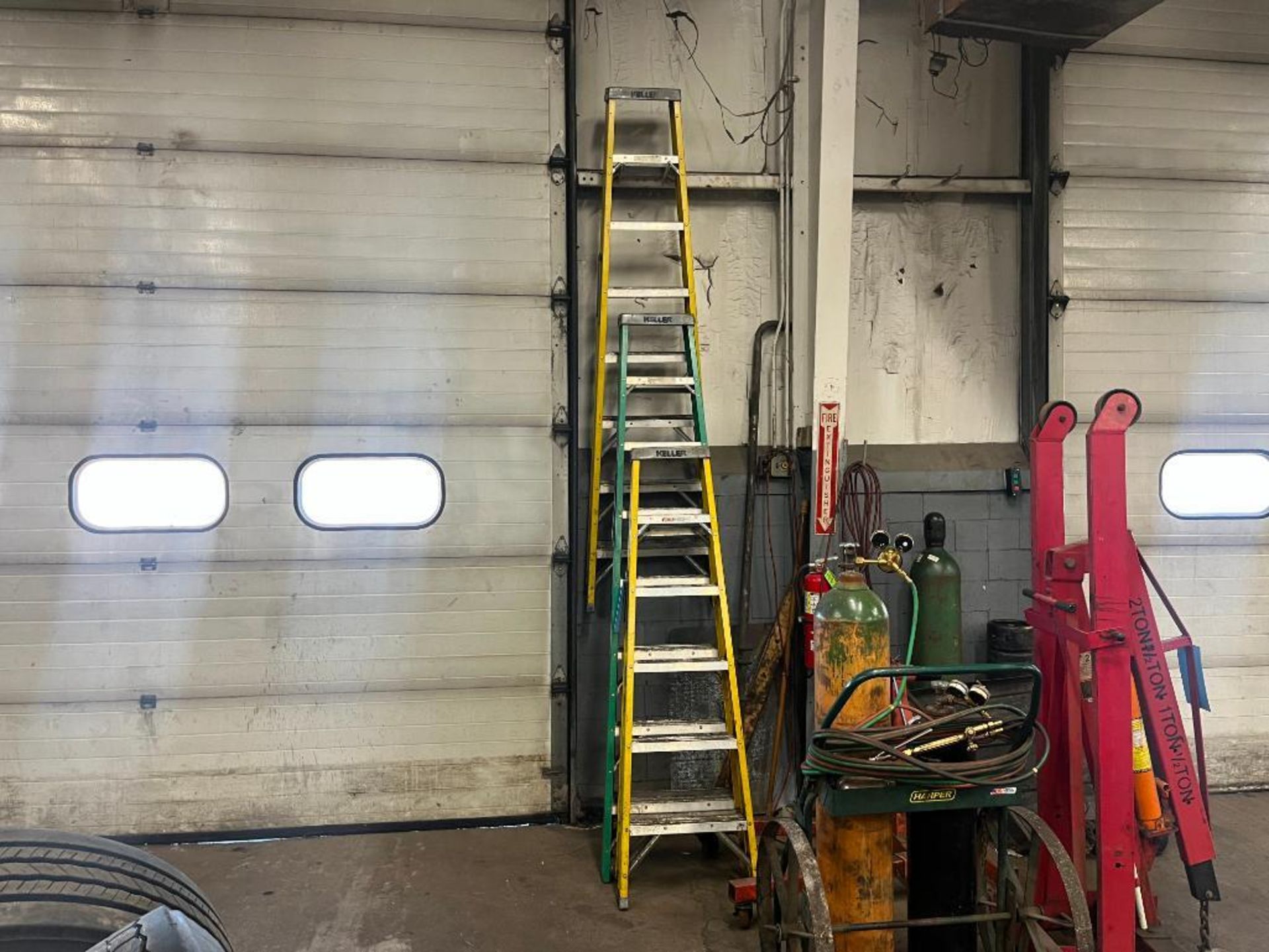 Lot (3): Ladders - Image 2 of 2