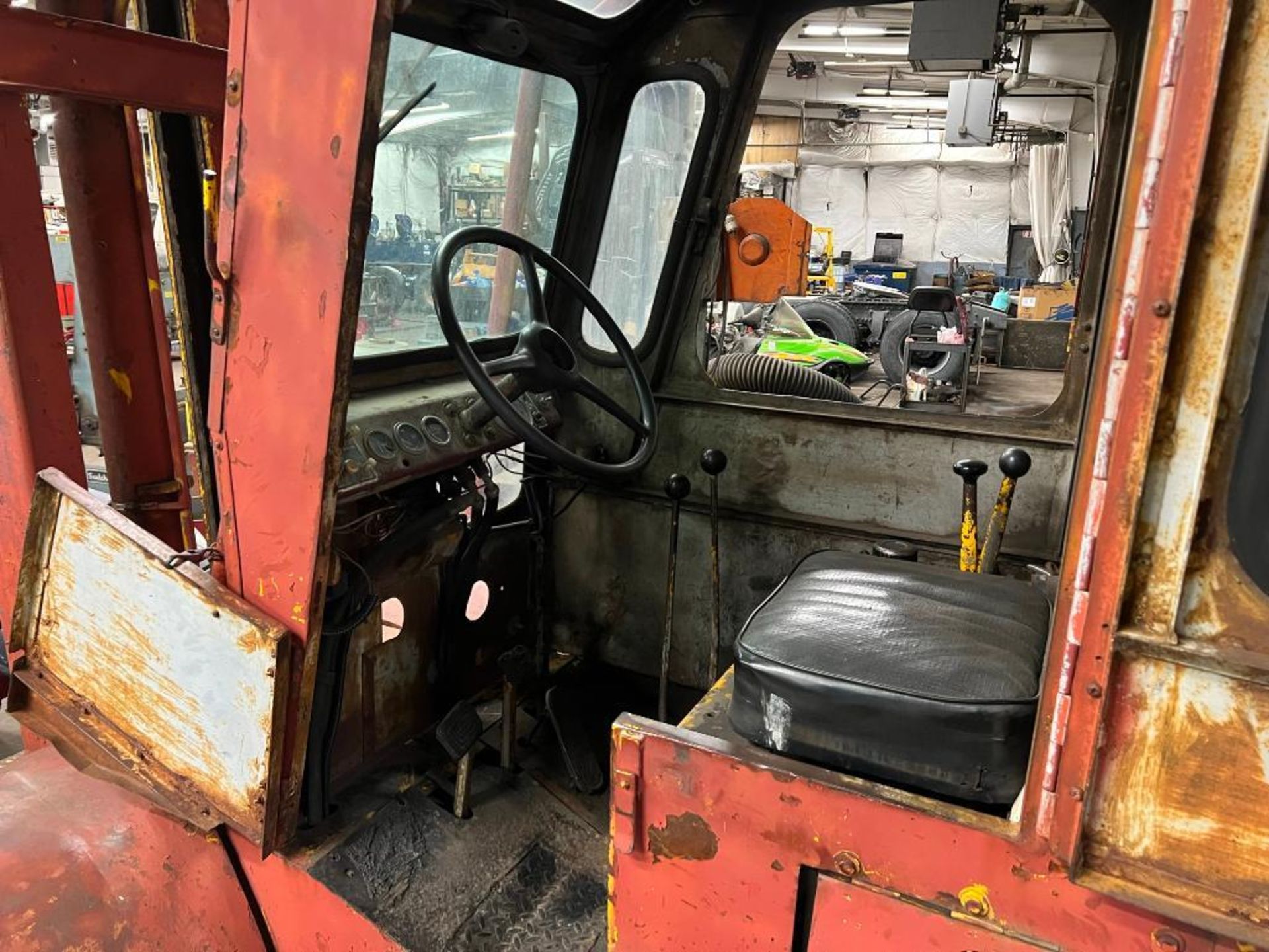 Clark Forklift - Image 12 of 17