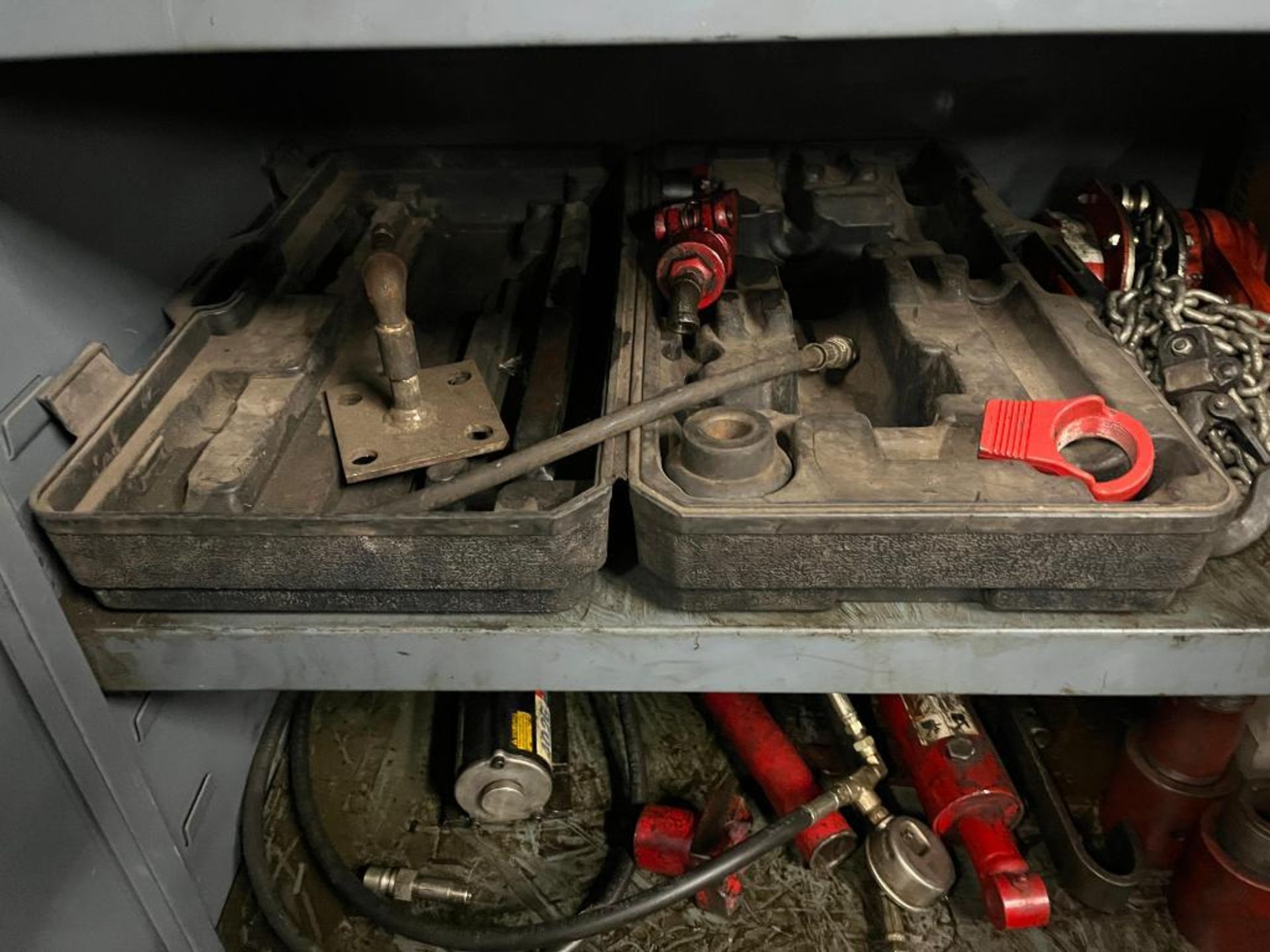 Cabinet containing MRO and miscellaneous pieces. - Image 11 of 17