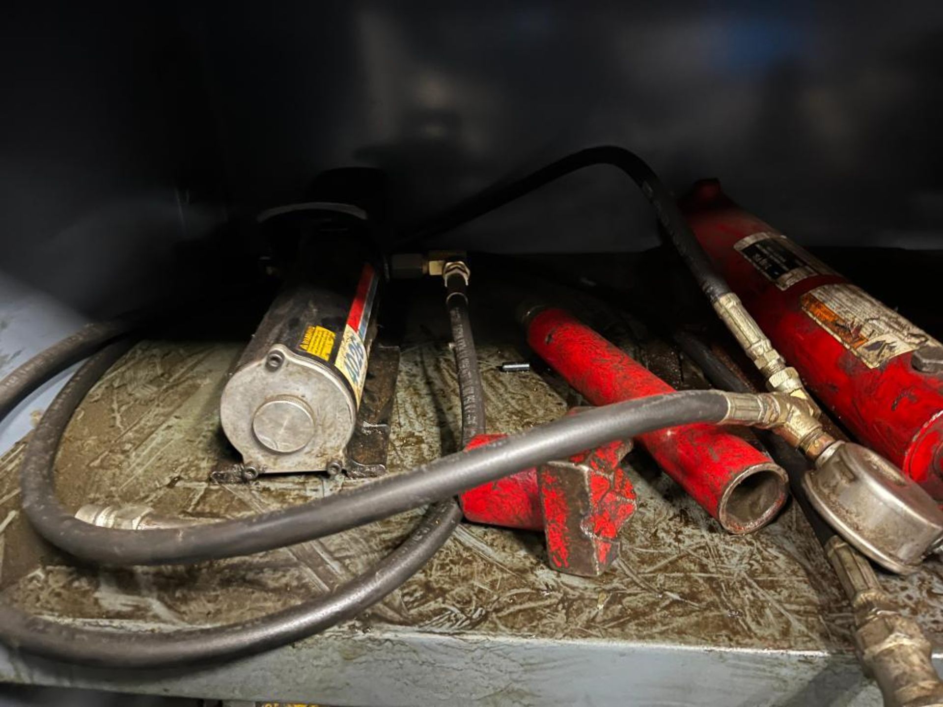 Cabinet containing MRO and miscellaneous pieces. - Image 14 of 17