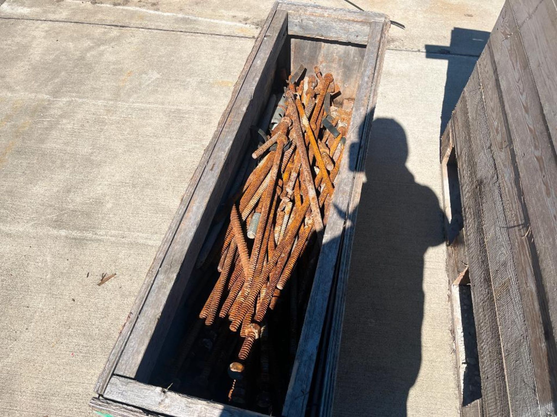 LOT: Assorted Coil Rod and Post Shore Jack - Image 3 of 3