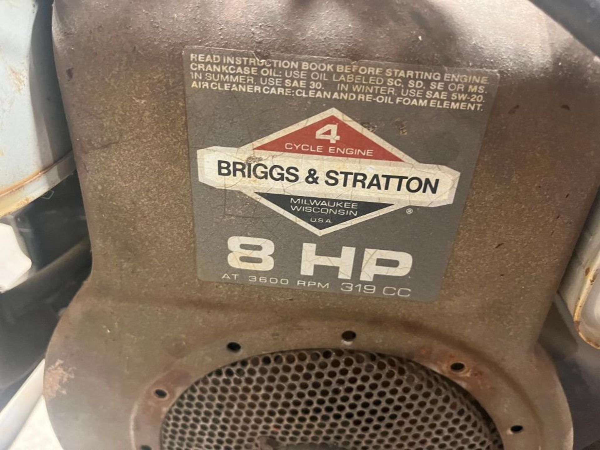 Emglo Portbale Compressor with Briggs and Stratton 8hp motor - Image 2 of 5