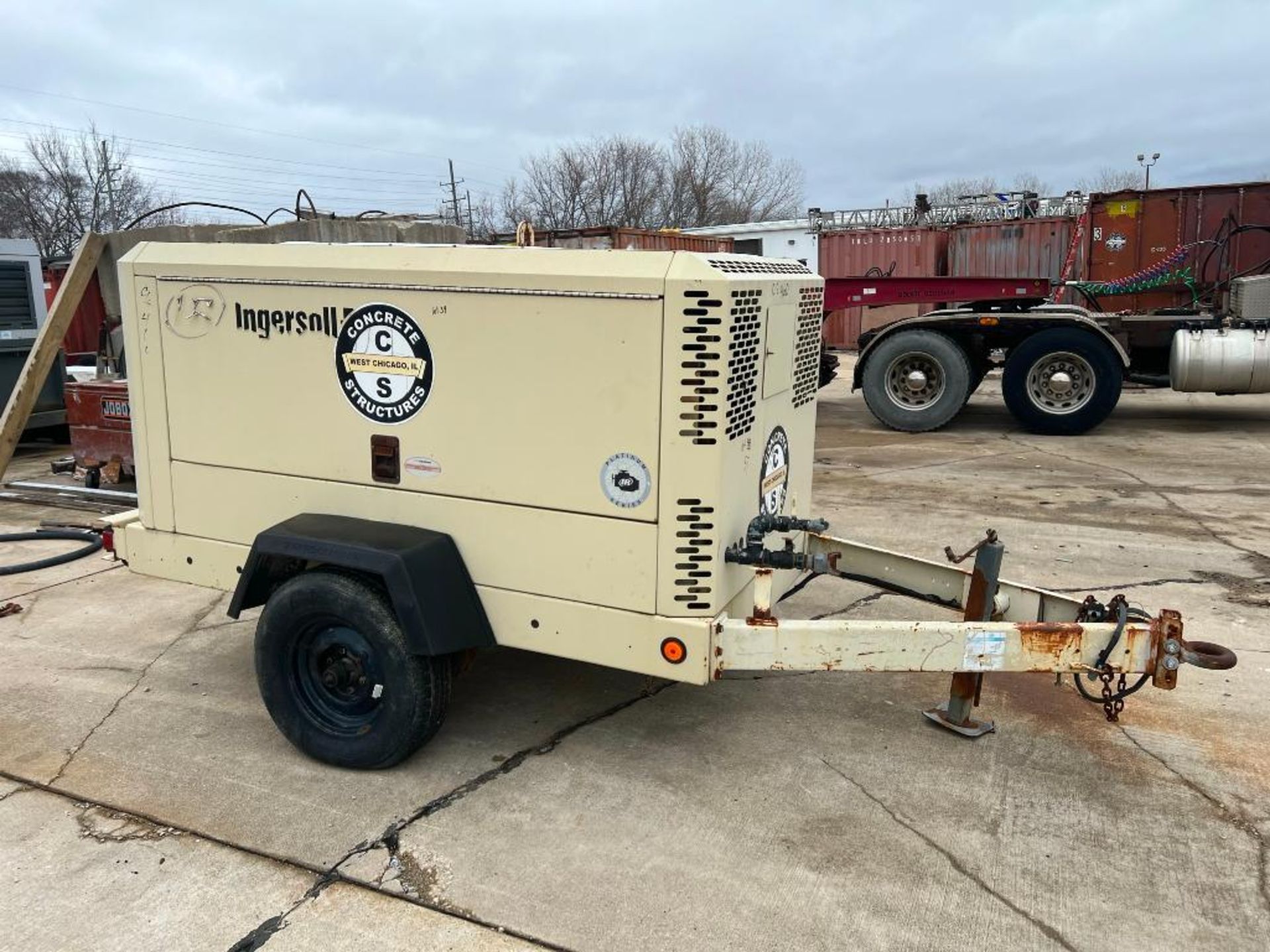 Ingersoll Rand Trailer Mounted Air Compressor Model XP375WIR (2003) - Image 5 of 9