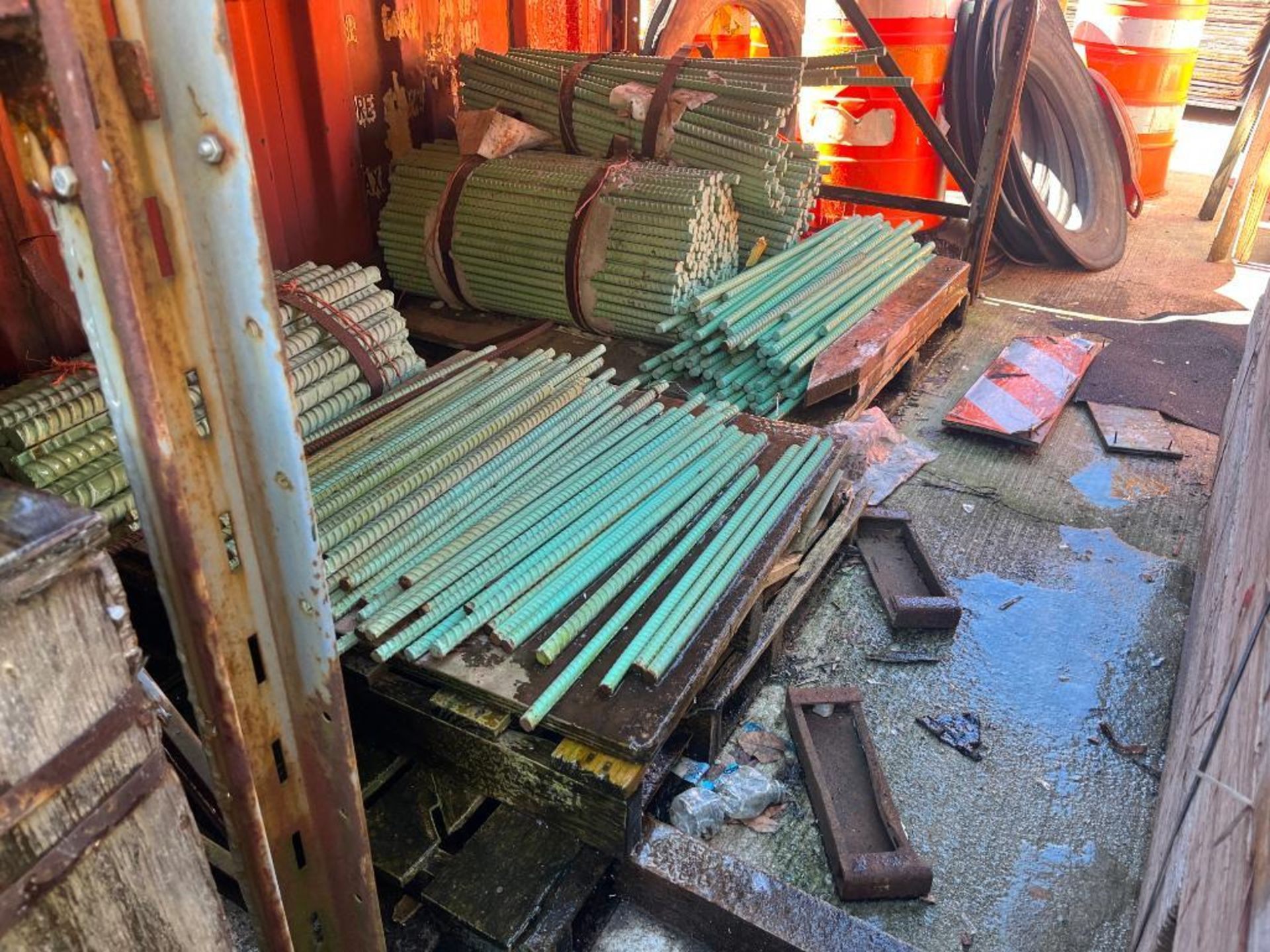 LOT: Misc. Assorted Concrete Shoring Equipment - Image 6 of 7