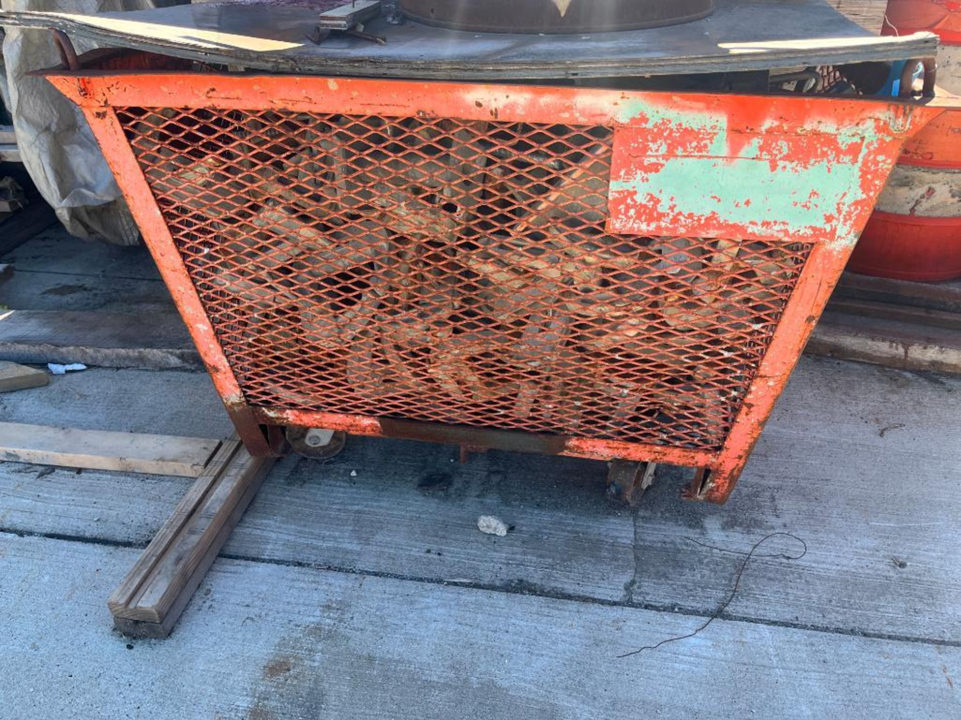 LOT: Misc. Assorted Concrete Shoring Equipment - Image 2 of 7