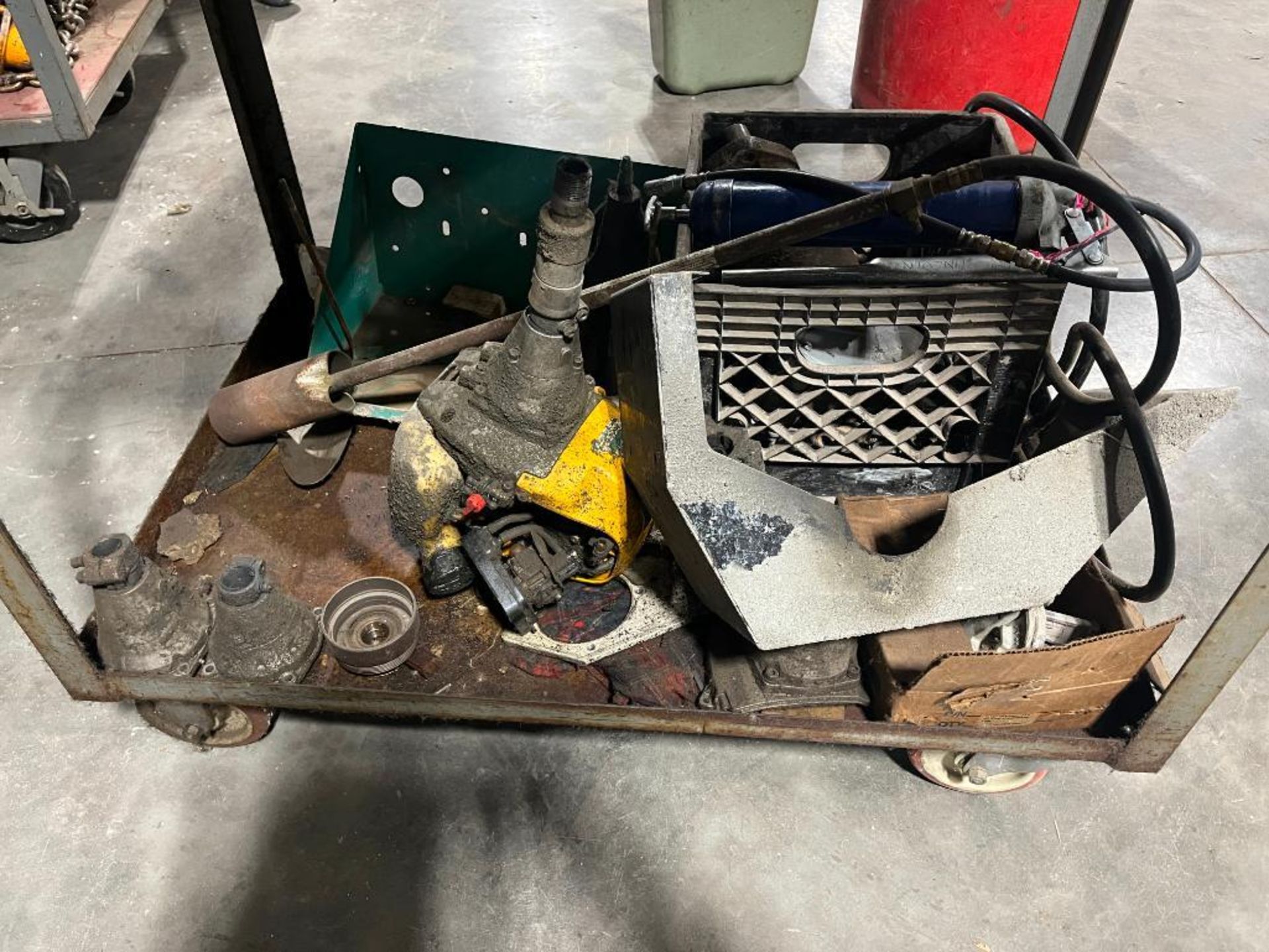 Push Cart containing assorted tools - Image 4 of 5