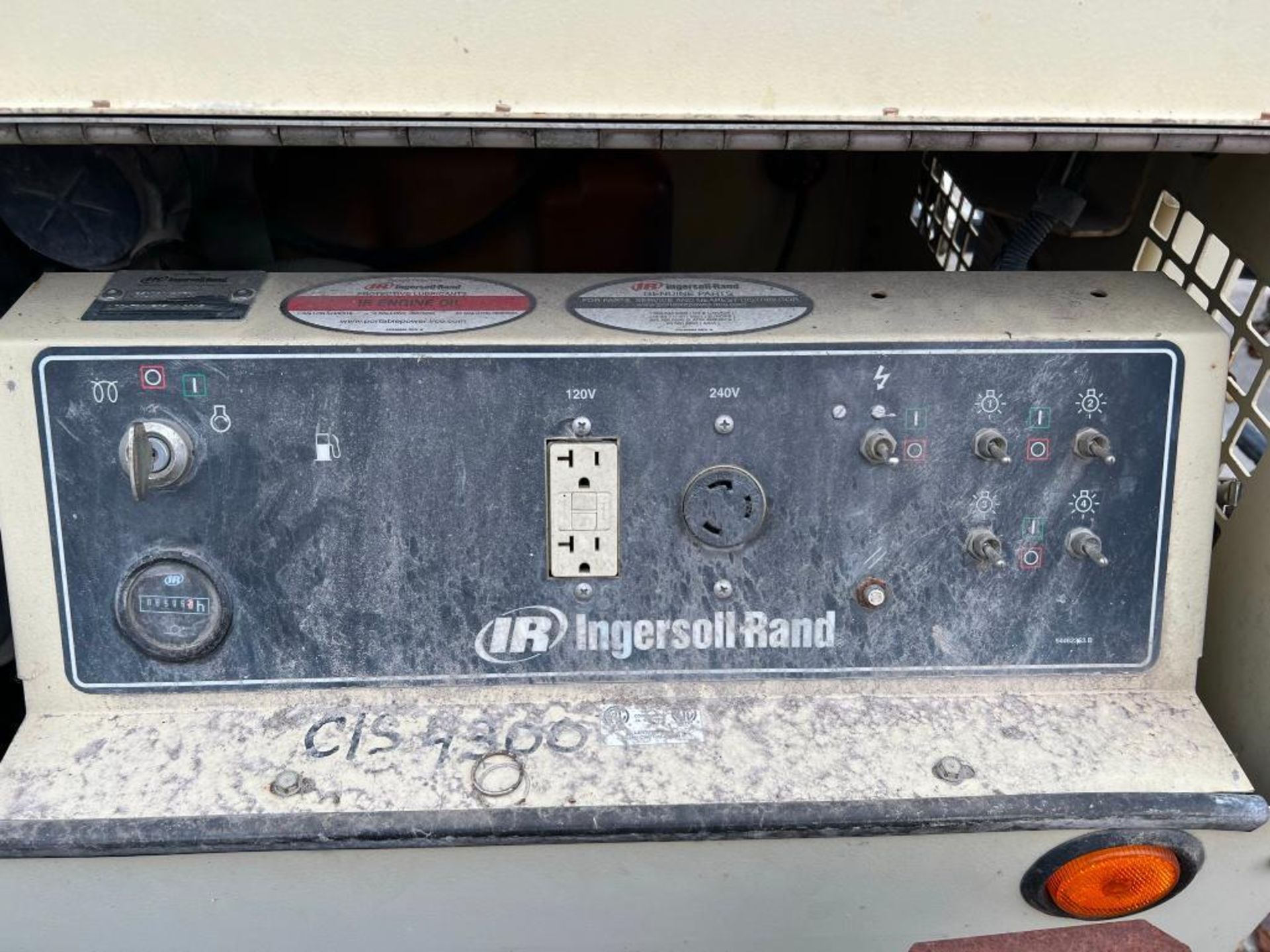 Ingersoll Rand Trailer Mounted Light Tower Model LightSource (2005) - Image 5 of 20