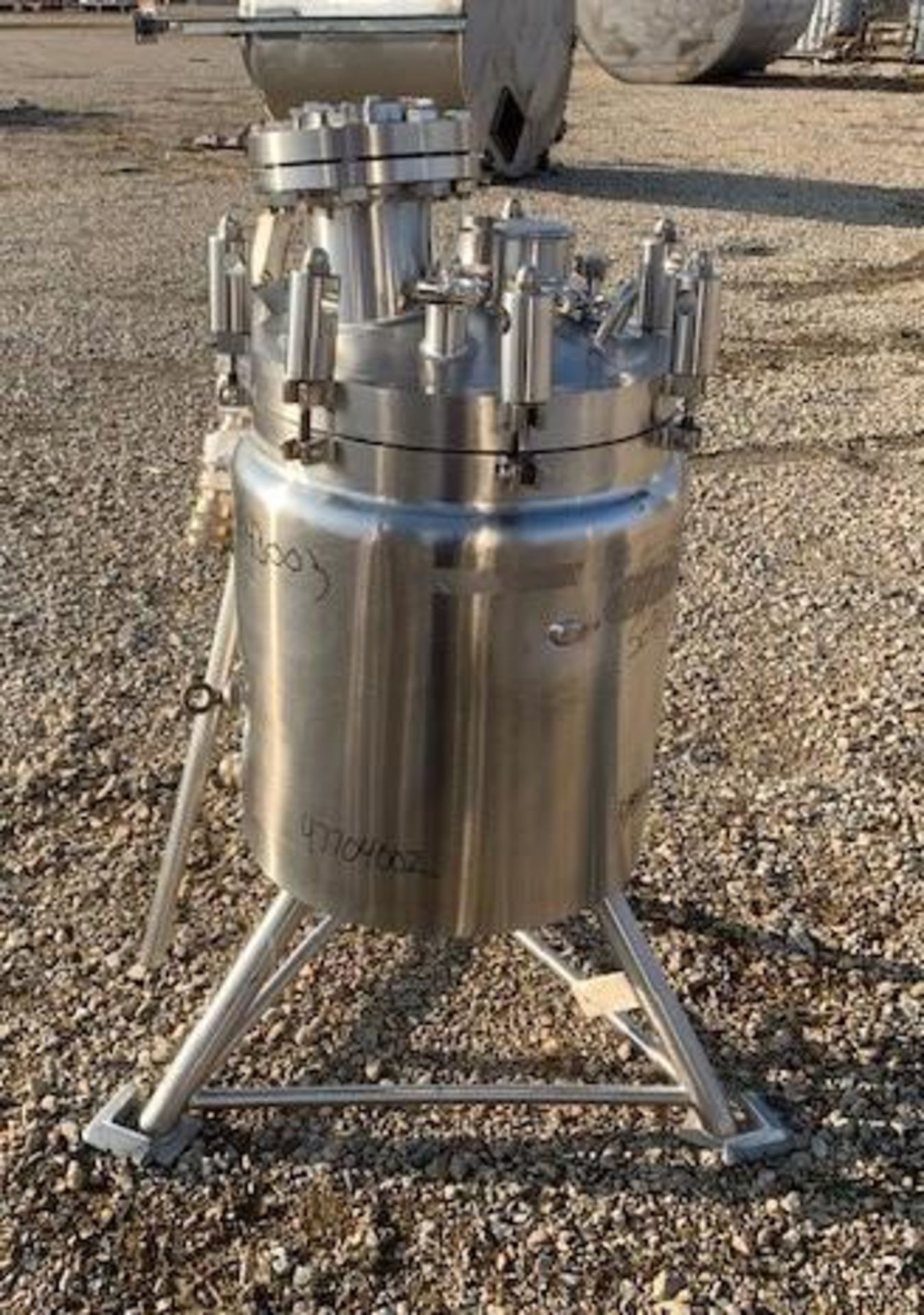 Used- Lee Industries Reactor, 20 Gallon, Model 20U, 316L Stainless Steel, Vertical. 18" Diameter x 1 - Image 2 of 11