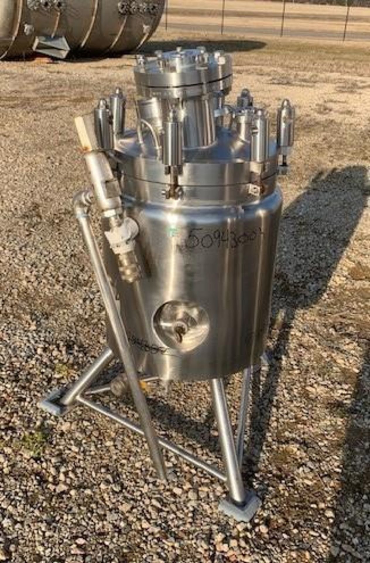 Used- Lee Industries Reactor, 20 Gallon, Model 20U, 316L Stainless Steel, Vertical. 18" Diameter x 1