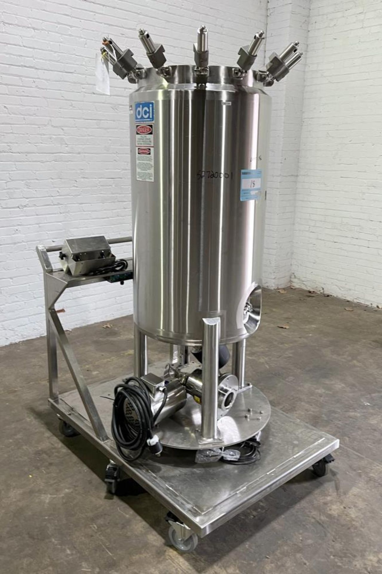 Used- DCI 60 Gallon Reactor, 316L Stainless Steel, Vertical. Approximate 20" diameter x 38.875" stra - Image 4 of 25