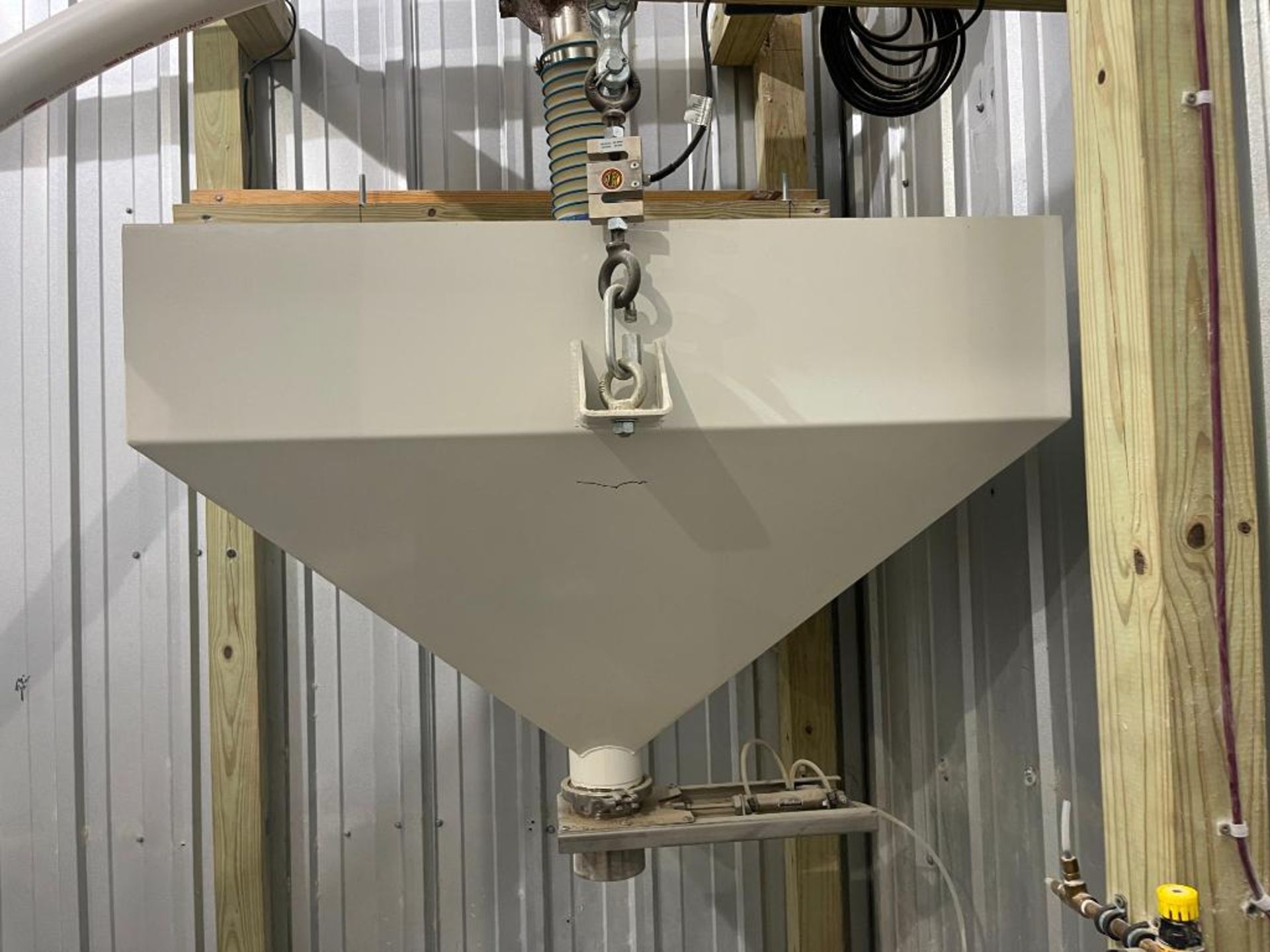 IDD Milling System. Consisting of: (1) Stainless steel grist hopper with load cells, readout and con - Image 9 of 23