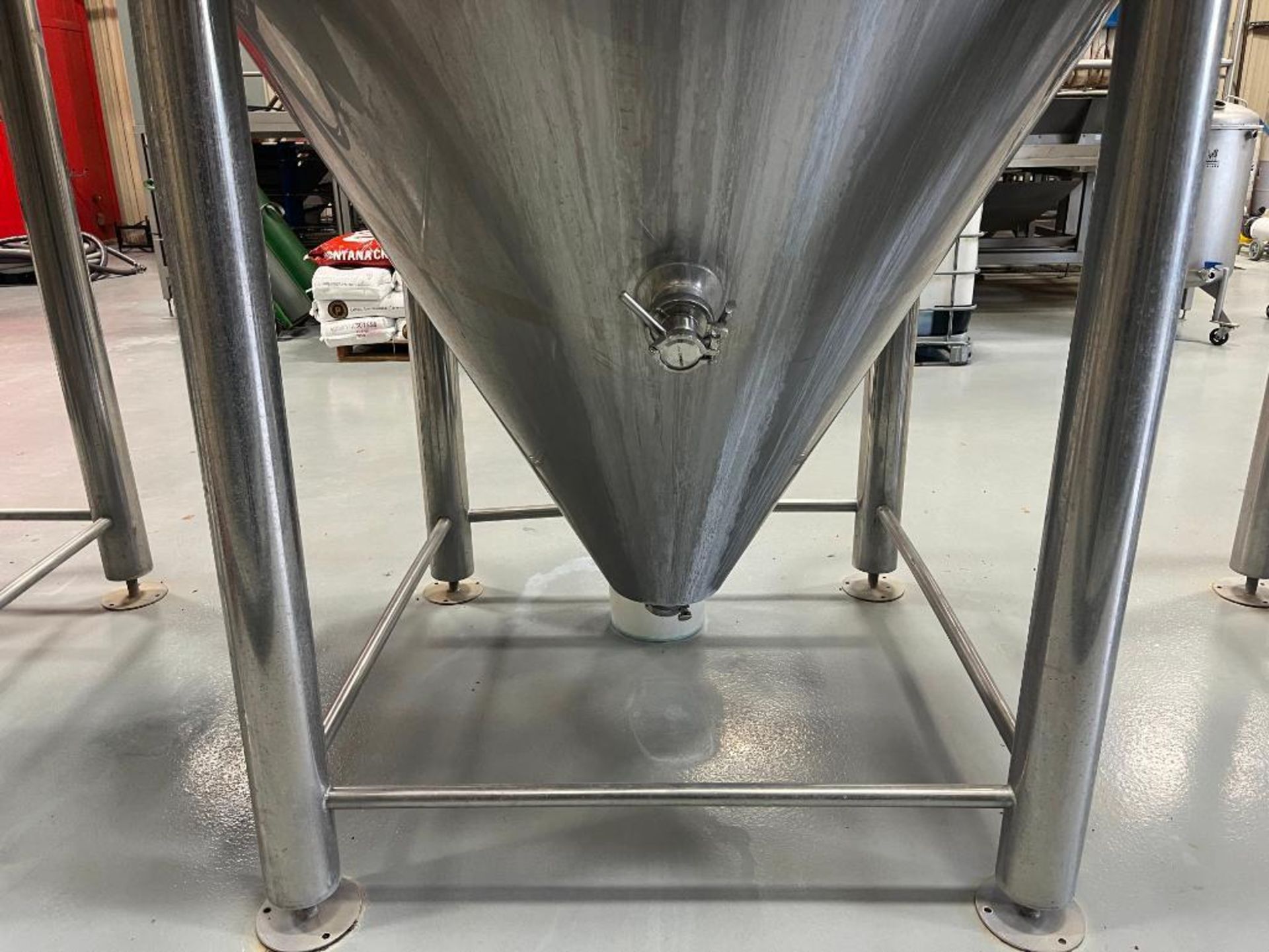 Shenzhen Jacketed Fermenter Tank, 60BBL (1800 Gallon), 304 Stainless Steel. Dished top coned bottom. - Image 5 of 11