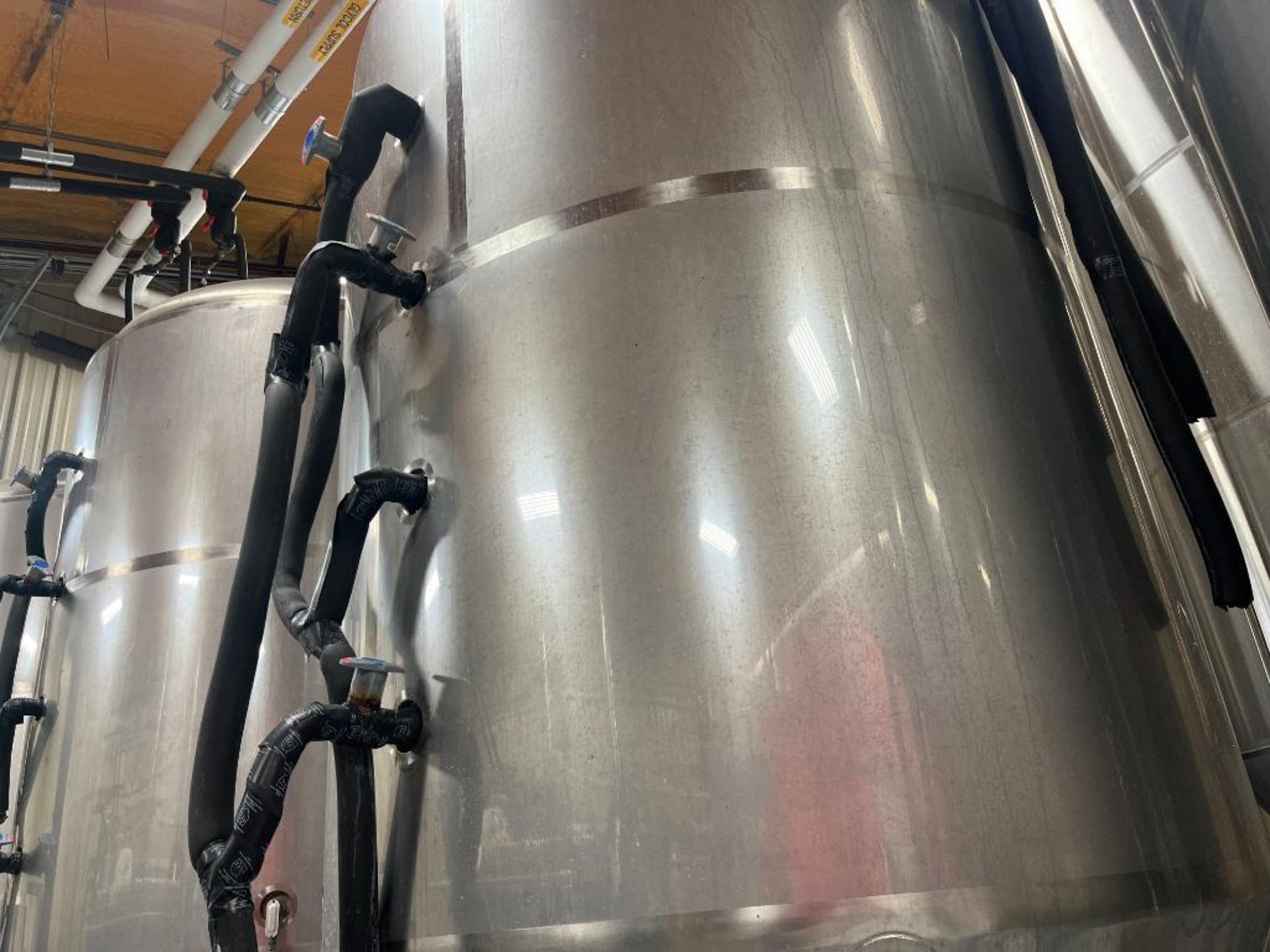 Shenzhen Jacketed Fermenter Tank, 60BBL (1800 Gallon), 304 Stainless Steel. Dished top coned bottom. - Image 4 of 11
