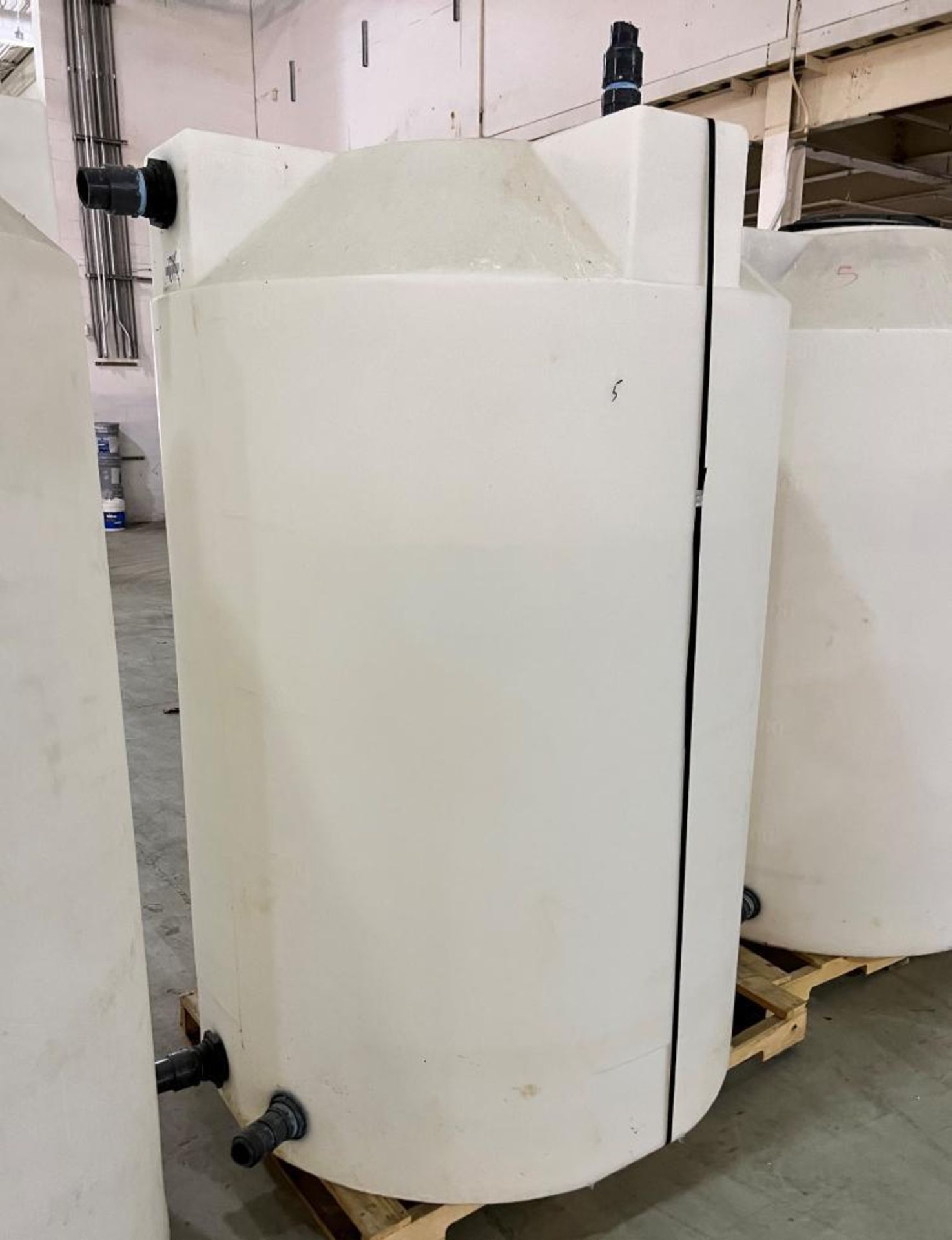 Lot Of (5) SSI Approximate 500 Gallon White Poly Tanks. - Image 8 of 13