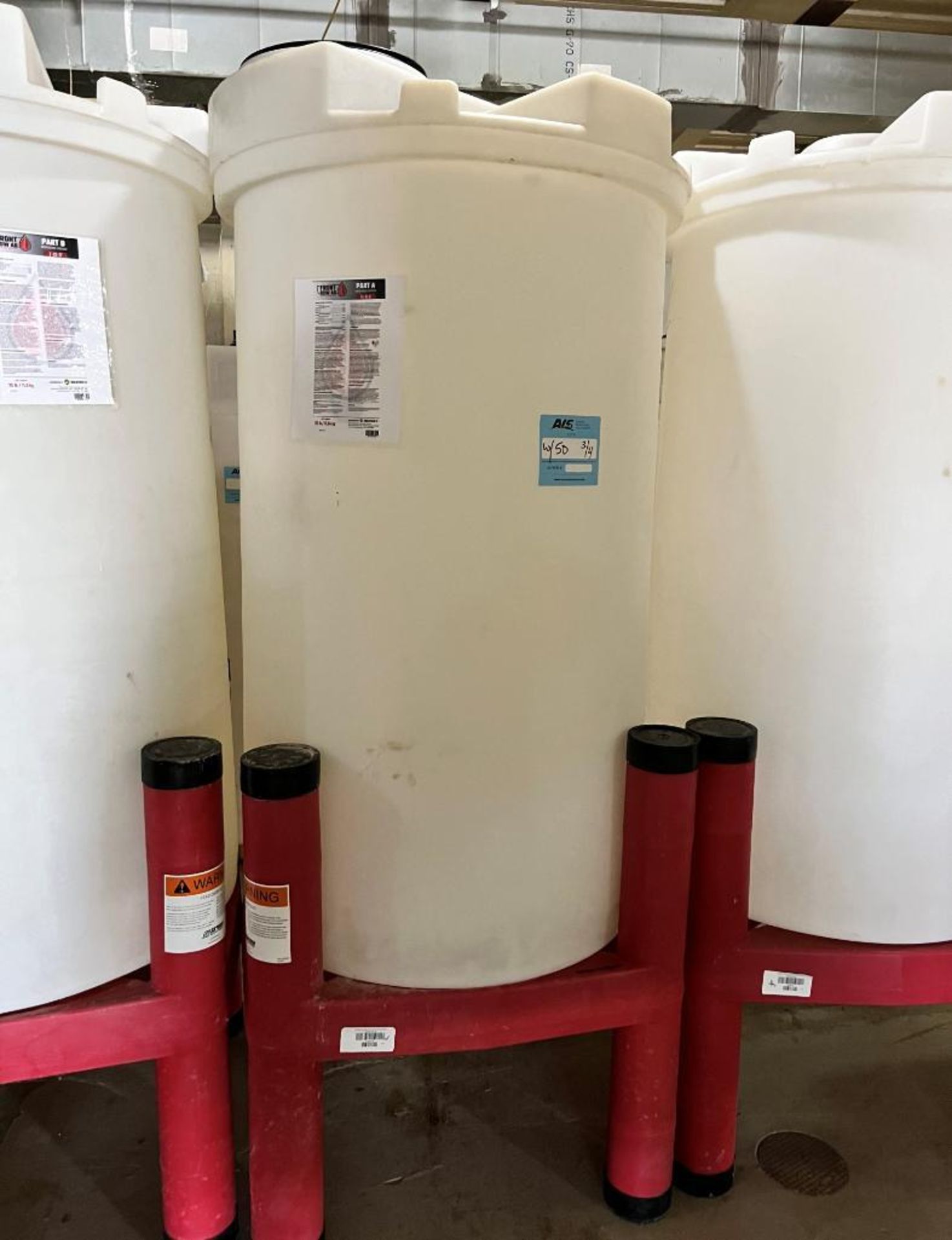 Lot Of (4) SSI Approximate 250 Gallon White Poly Tanks With Stands. - Image 4 of 10