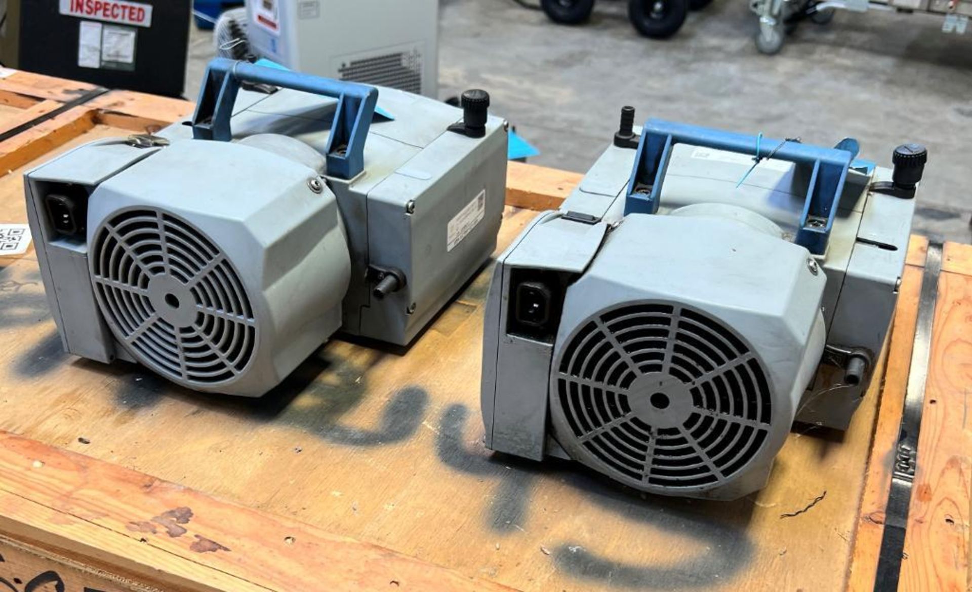Lot Of (2) Vacuubrand Chemistry Diaphragm Pumps, Model MD4CNT, Serial# 102494512 & 44570608. - Image 3 of 7
