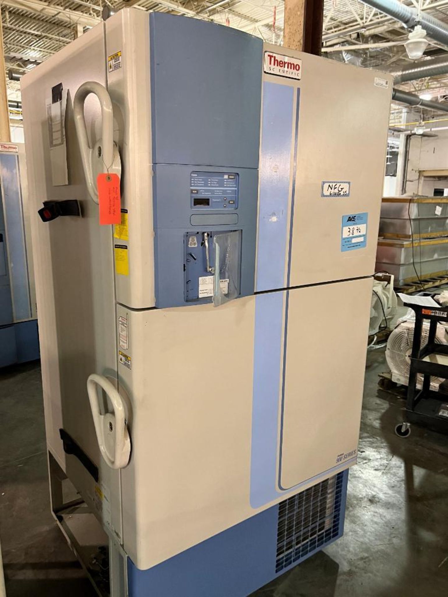 Lot Of (2) Thermo Scientific Forma 900 Series Freezers. (1) Model 906, serial# 817525-3309, (1) mode - Image 7 of 12