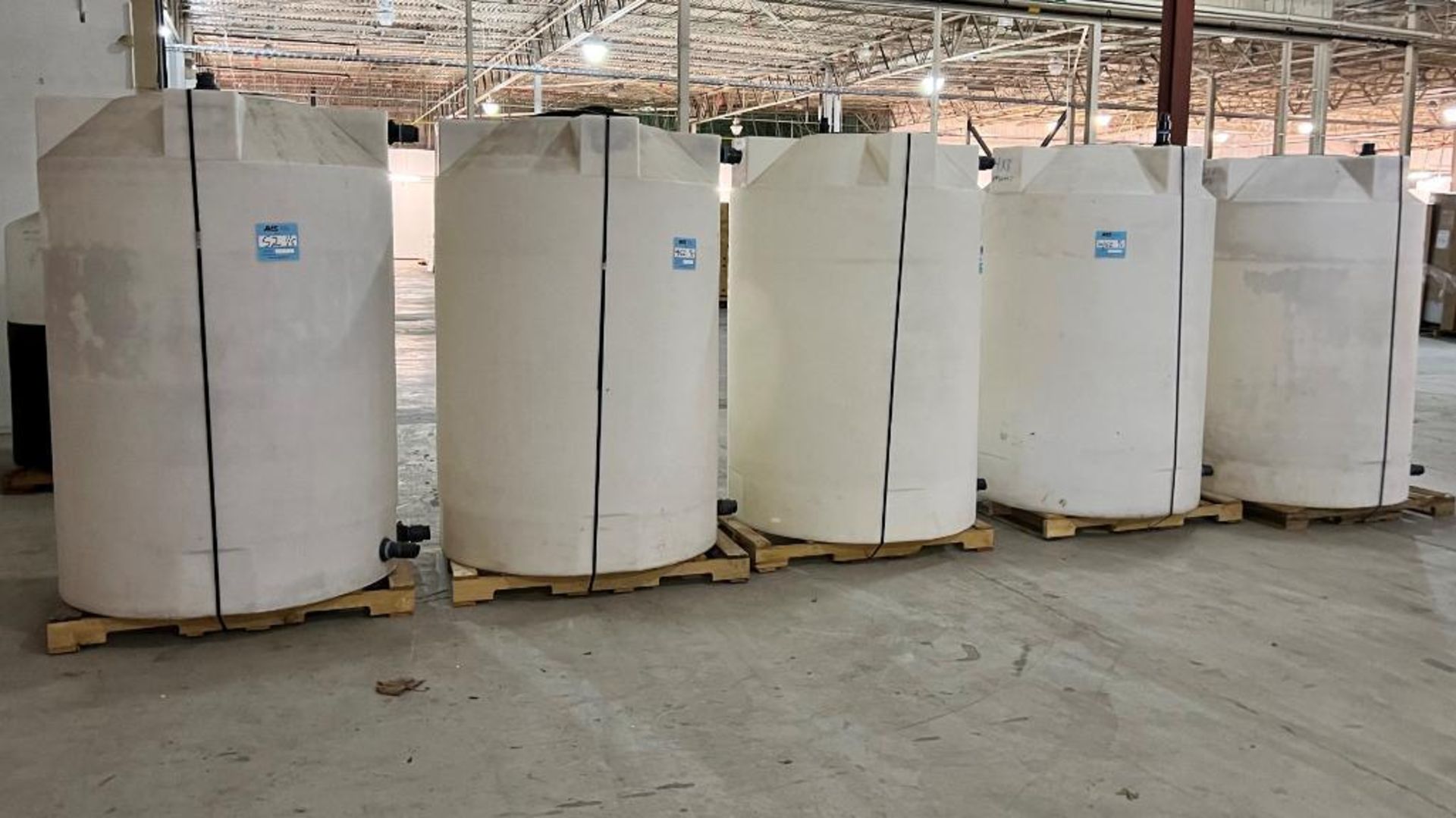 Lot Of (5) SSI Approximate 500 Gallon White Poly Tanks. - Image 2 of 13