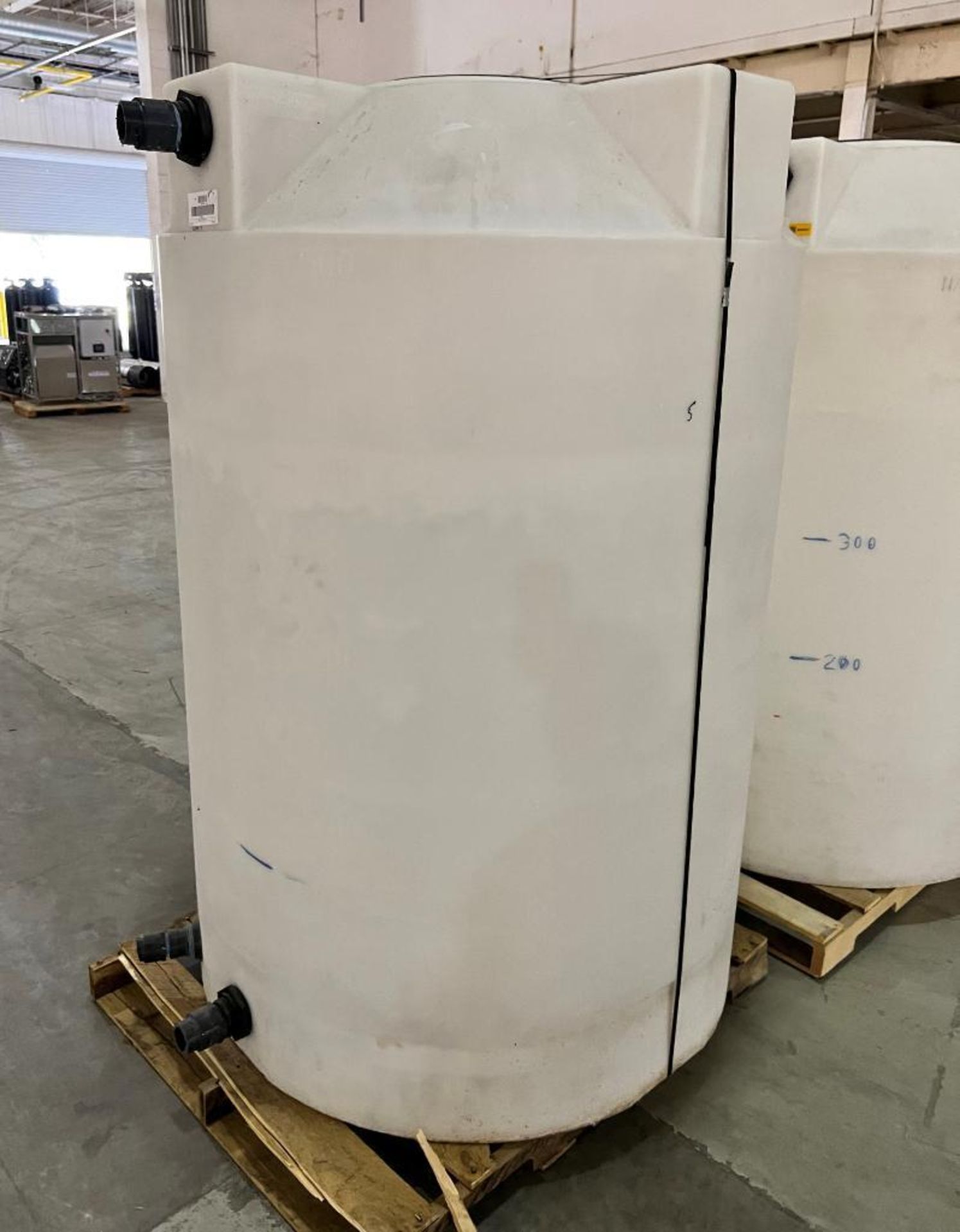 Lot Of (5) SSI Approximate 500 Gallon White Poly Tanks. - Image 4 of 13
