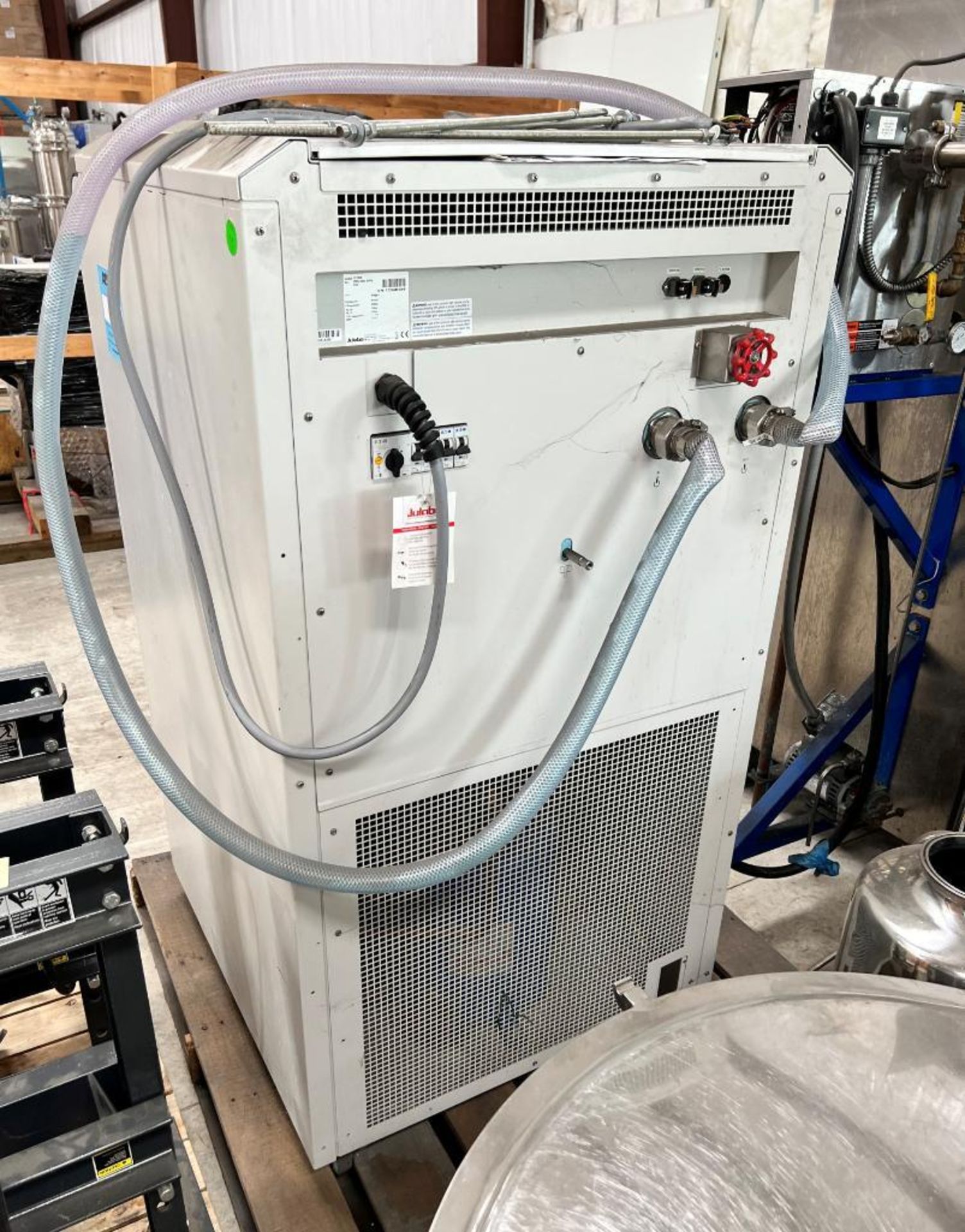 Julabo Recirculating Chiller, Model FL7006, Serial# 10348185. - Image 3 of 4