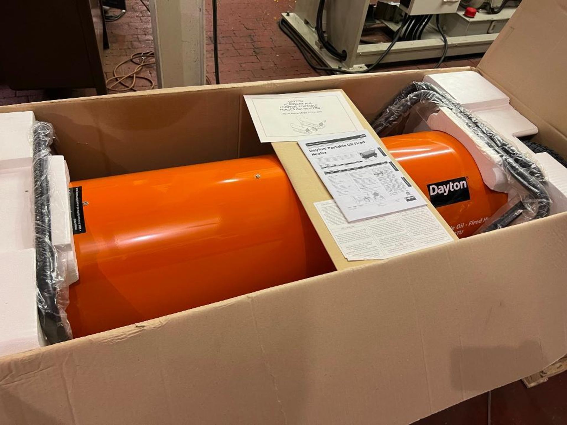 400,000 BTU Dayton Portable Kerosene Fired Heater (New In Box)